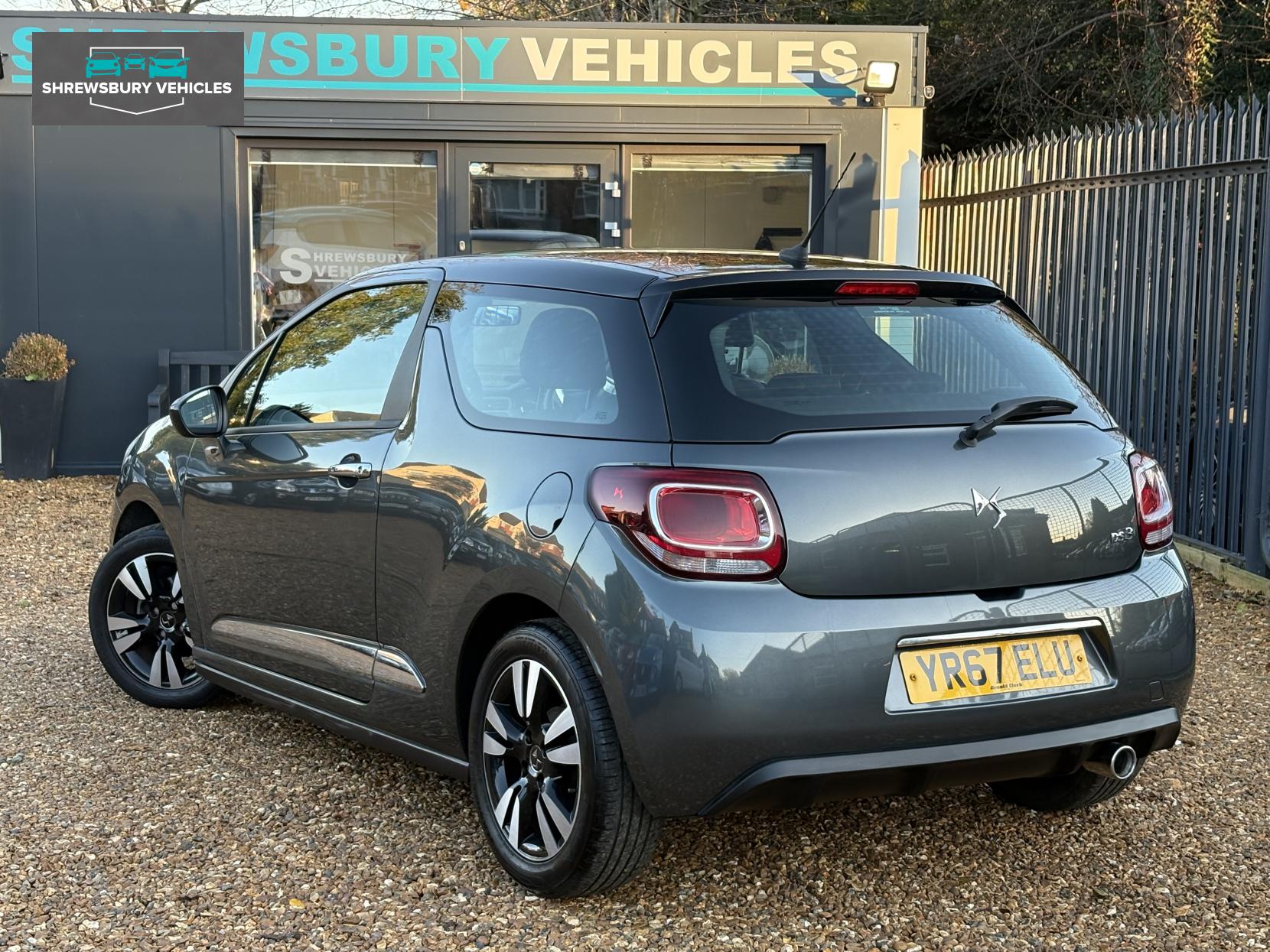 DS AUTOMOBILES DS 3 1.2 PureTech Chic Hatchback 3dr Petrol Manual Euro 6 (82 ps)