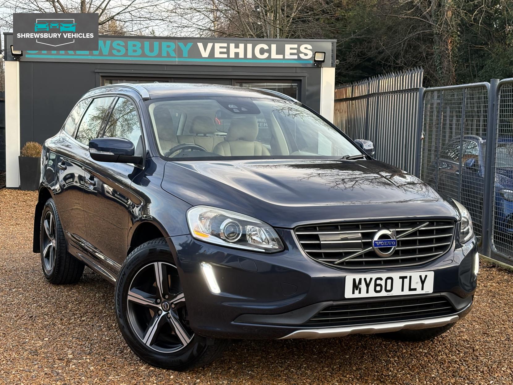 Volvo XC60 2.4 D5 SE Lux Nav SUV 5dr Diesel Geartronic AWD Euro 5 (215 ps)