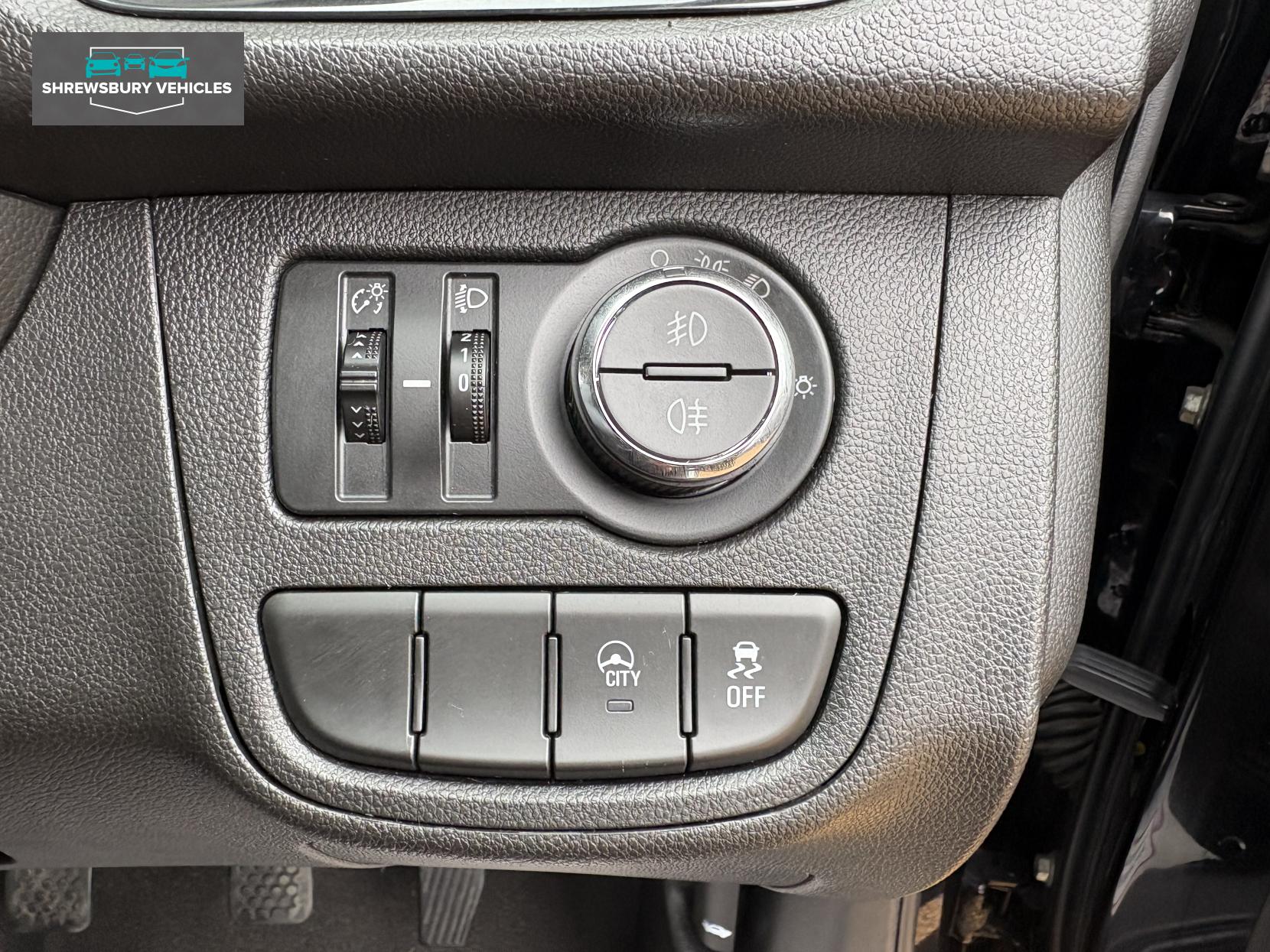 Vauxhall Viva 1.0i SE Hatchback 5dr Petrol Manual Euro 6 (a/c) (75 ps)