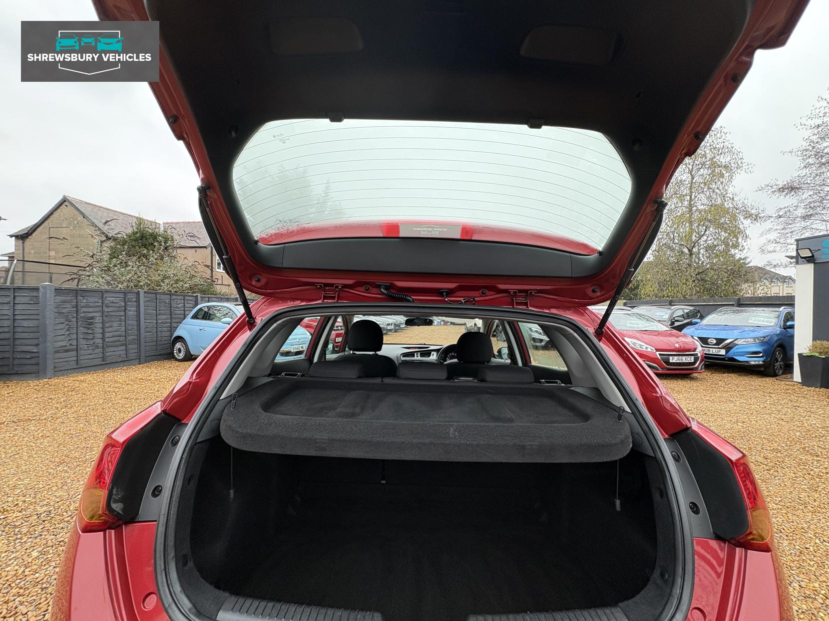 Kia Ceed 1.4 CRDi VR7 Hatchback 5dr Diesel Manual Euro 5 (89 bhp)