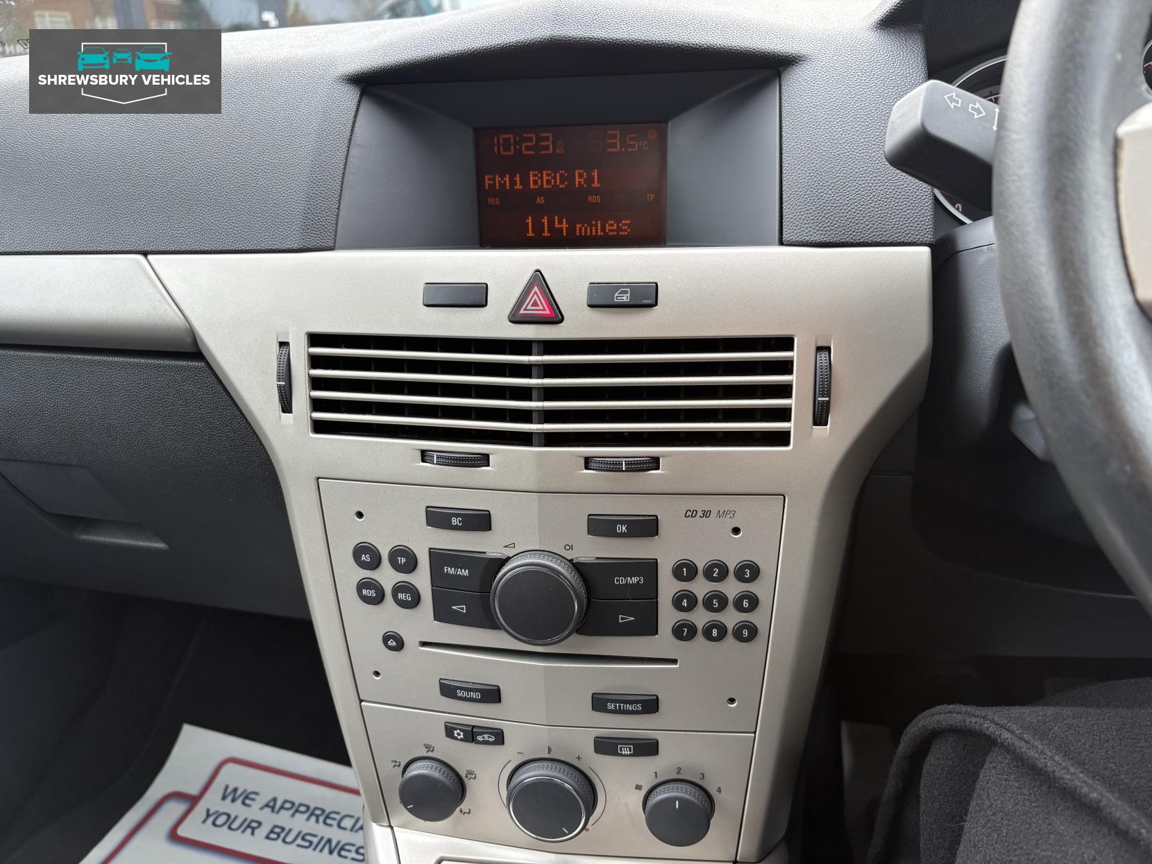 Vauxhall Astra 1.4i 16v Breeze Hatchback 5dr Petrol Manual (151 g/km, 89 bhp)