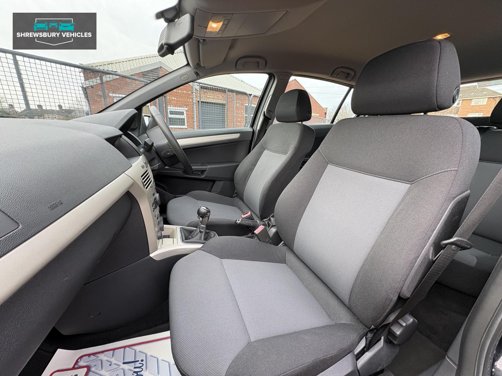 Vauxhall Astra 1.4i 16v Breeze Hatchback 5dr Petrol Manual (151 g/km, 89 bhp)