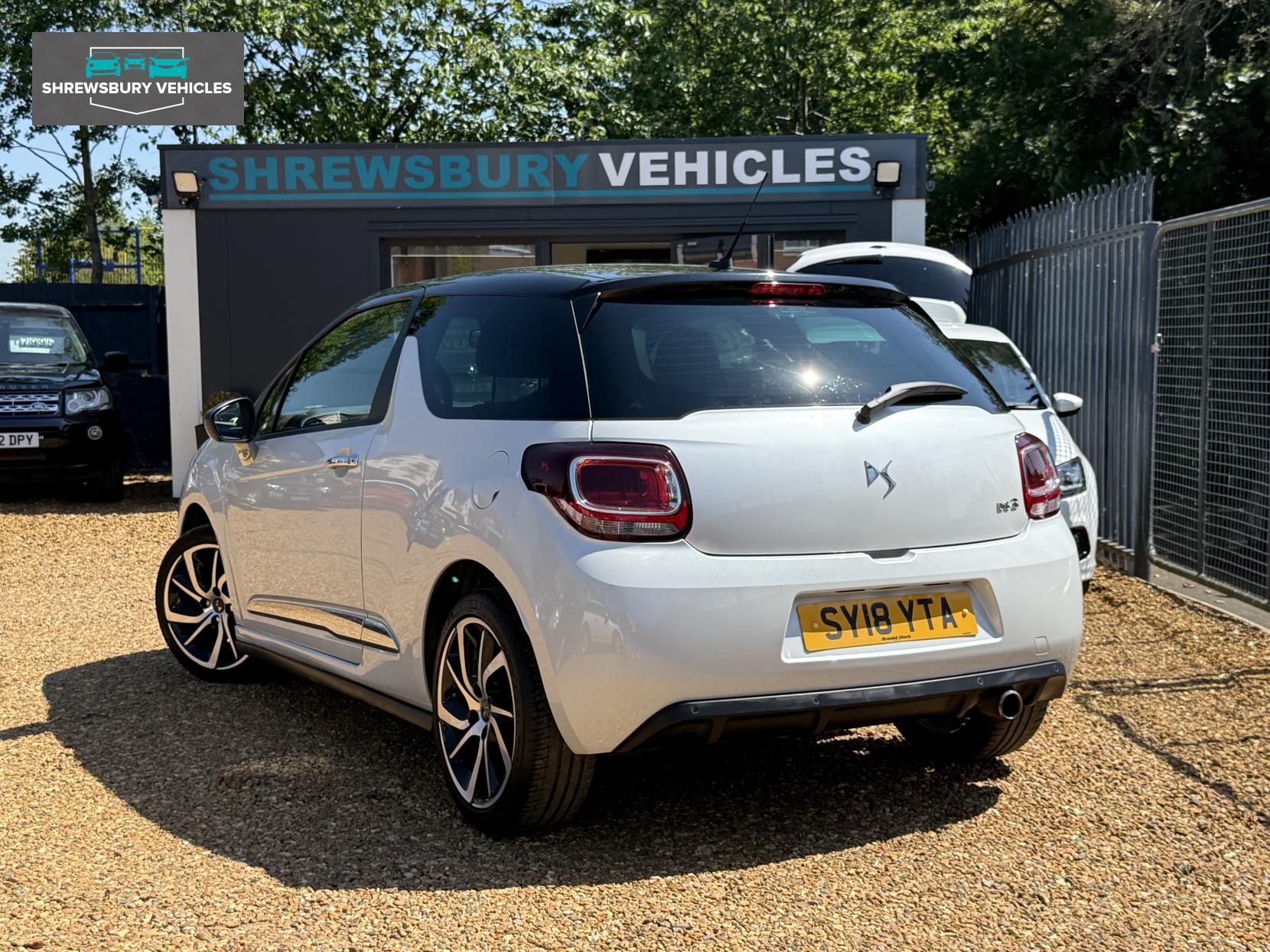 DS AUTOMOBILES DS 3 1.2 PureTech Connected Chic Hatchback 3dr Petrol Manual Euro 6 (82 ps)