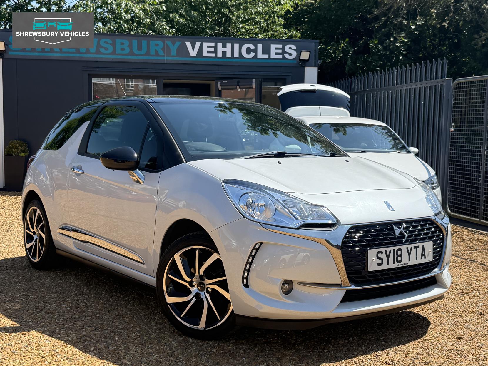 DS AUTOMOBILES DS 3 1.2 PureTech Connected Chic Hatchback 3dr Petrol Manual Euro 6 (82 ps)