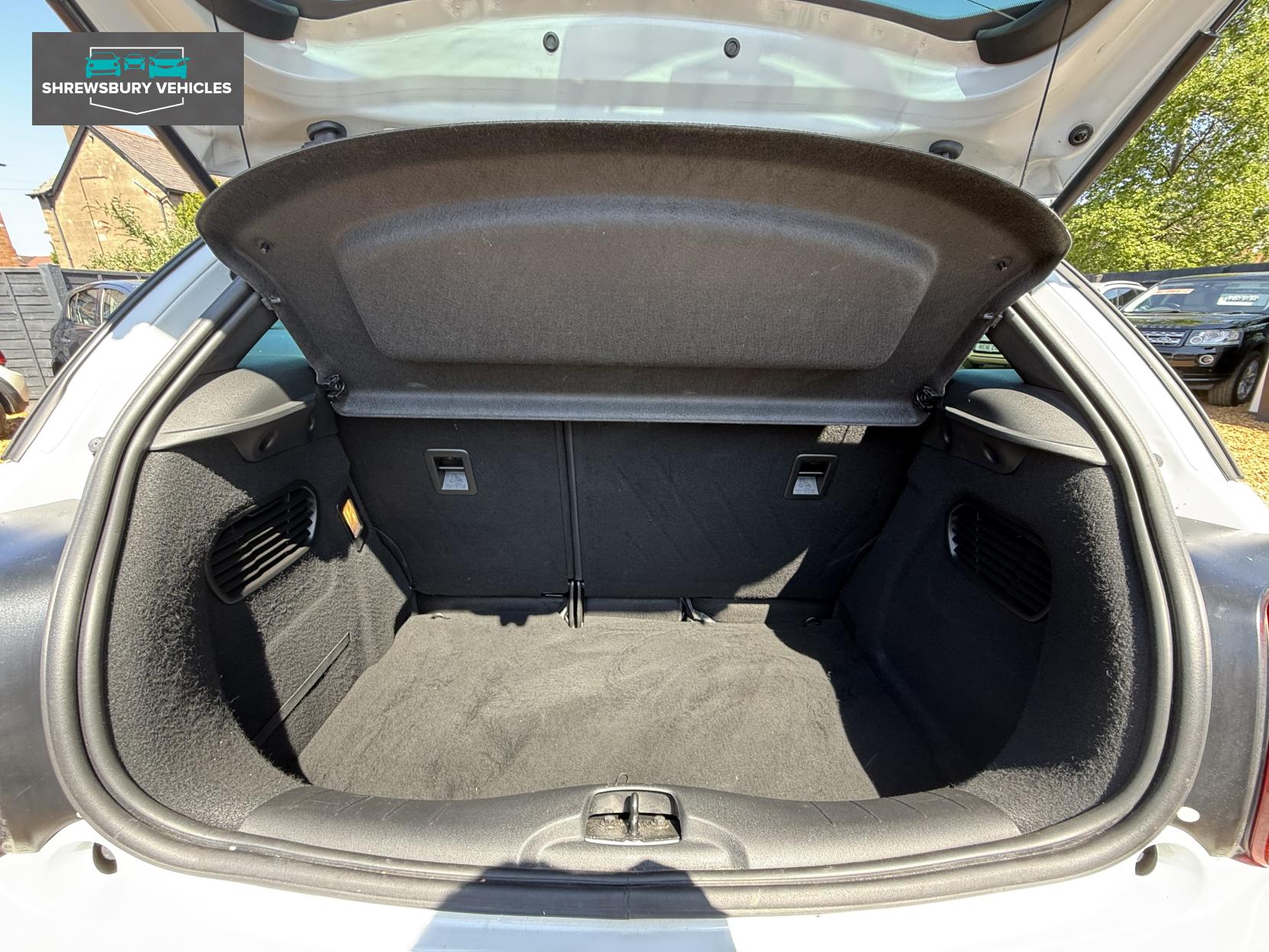 DS AUTOMOBILES DS 3 1.2 PureTech Connected Chic Hatchback 3dr Petrol Manual Euro 6 (82 ps)