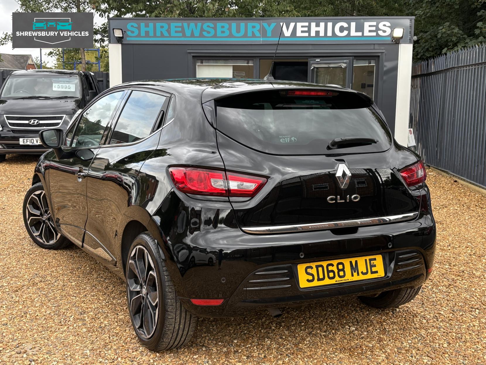 Renault Clio 0.9 TCe Iconic Hatchback 5dr Petrol Manual Euro 6 (s/s) (75 ps)