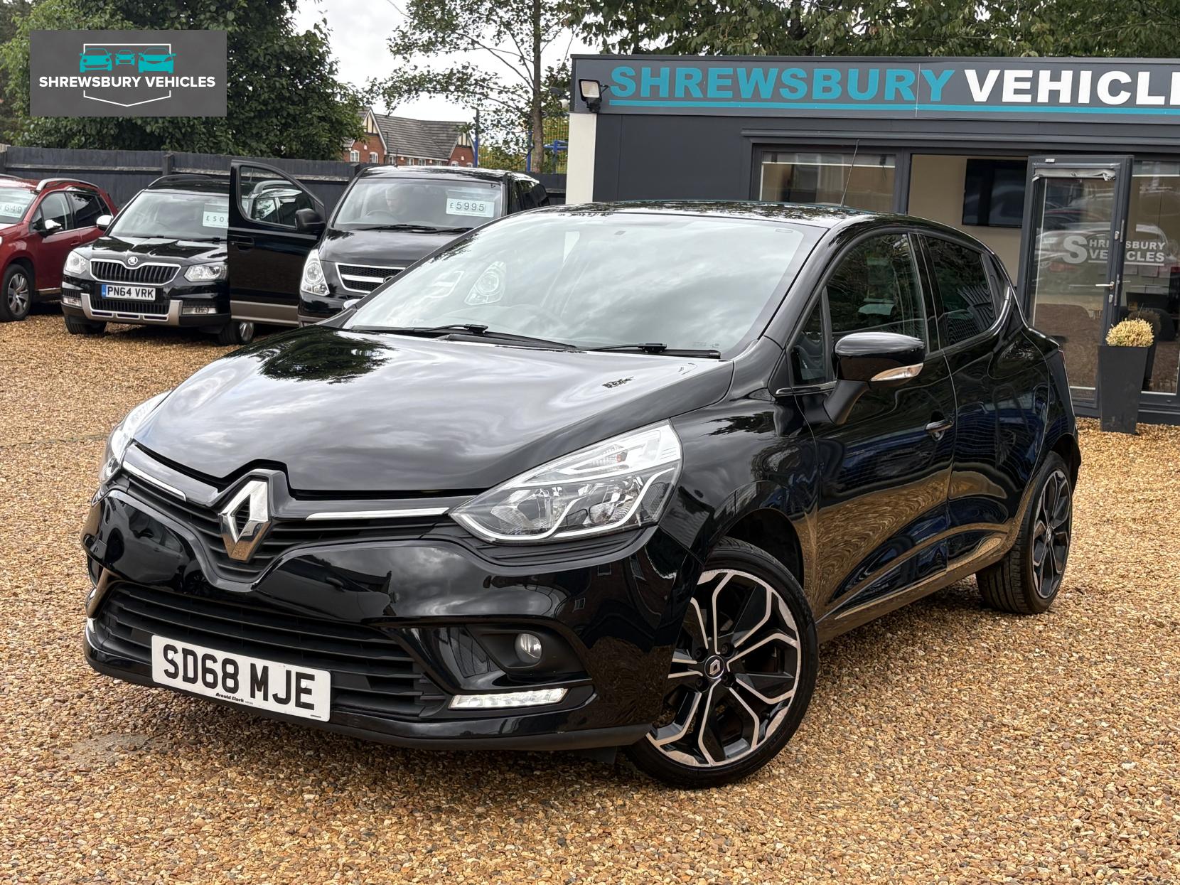 Renault Clio 0.9 TCe Iconic Hatchback 5dr Petrol Manual Euro 6 (s/s) (75 ps)