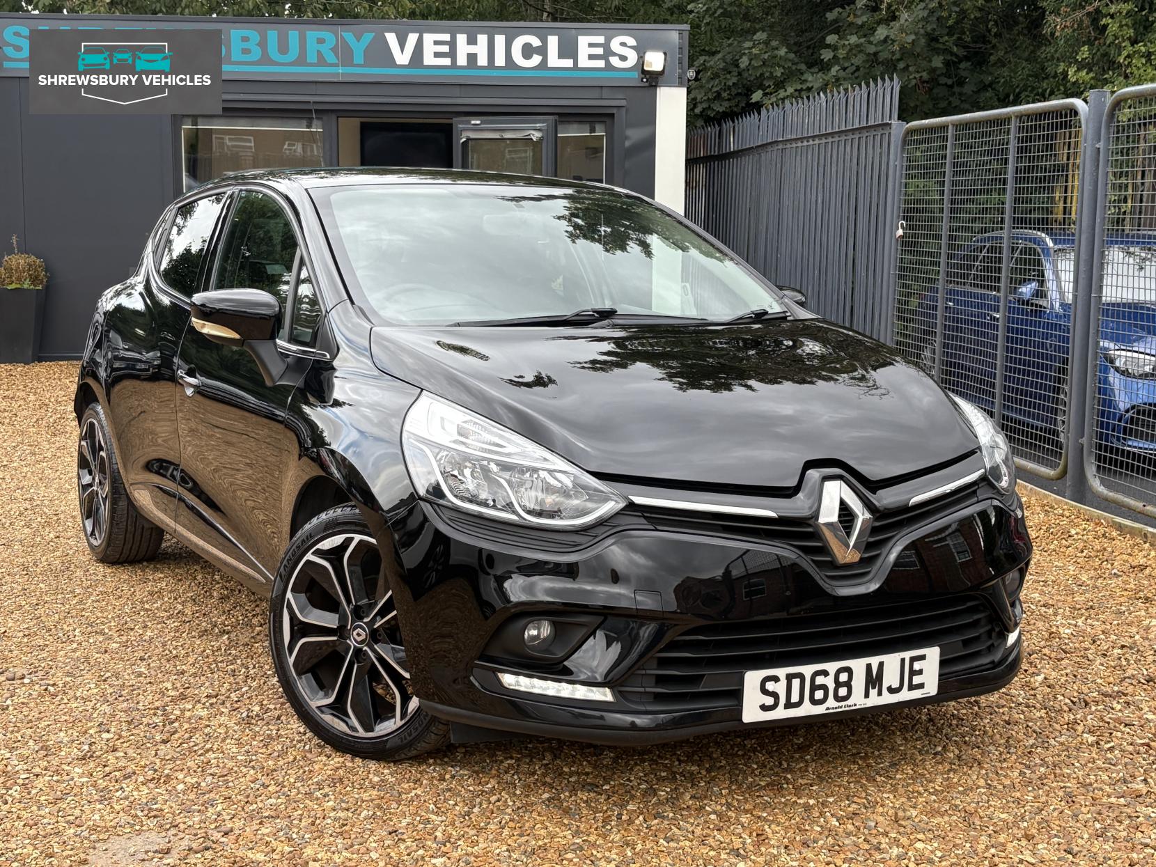 Renault Clio 0.9 TCe Iconic Hatchback 5dr Petrol Manual Euro 6 (s/s) (75 ps)