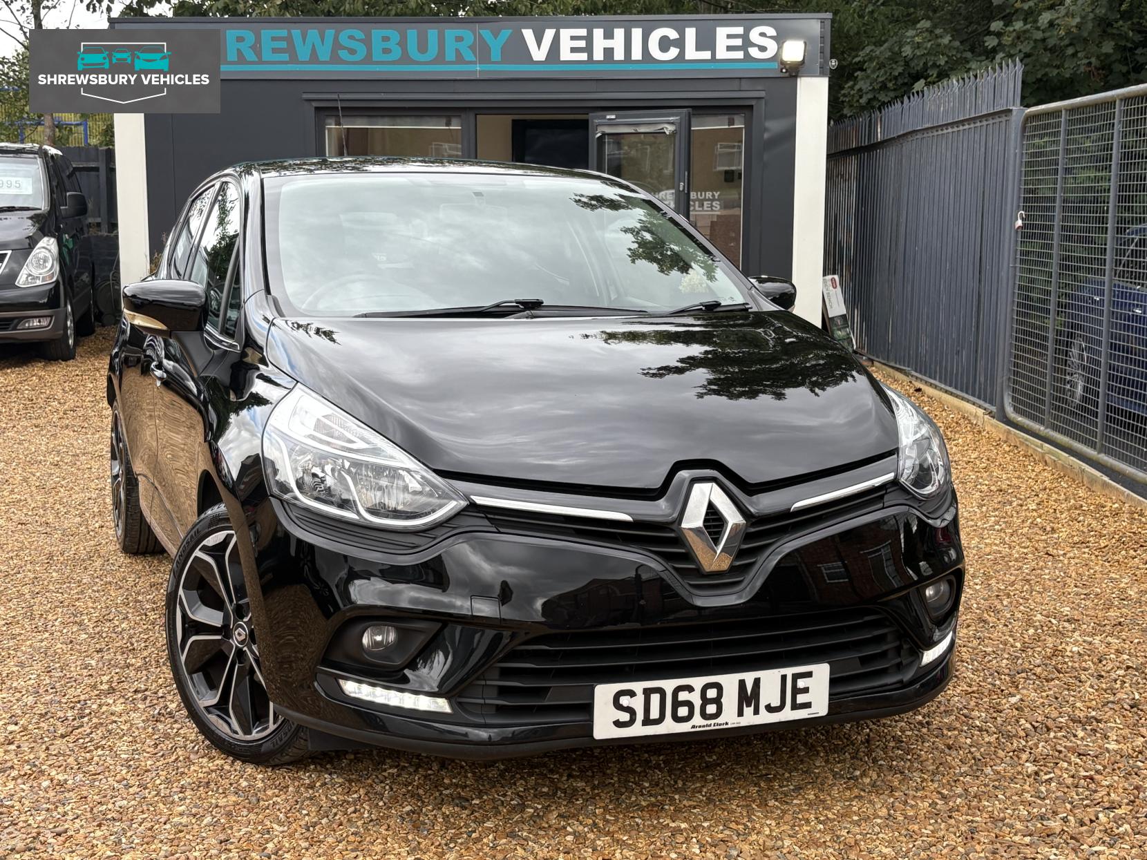Renault Clio 0.9 TCe Iconic Hatchback 5dr Petrol Manual Euro 6 (s/s) (75 ps)