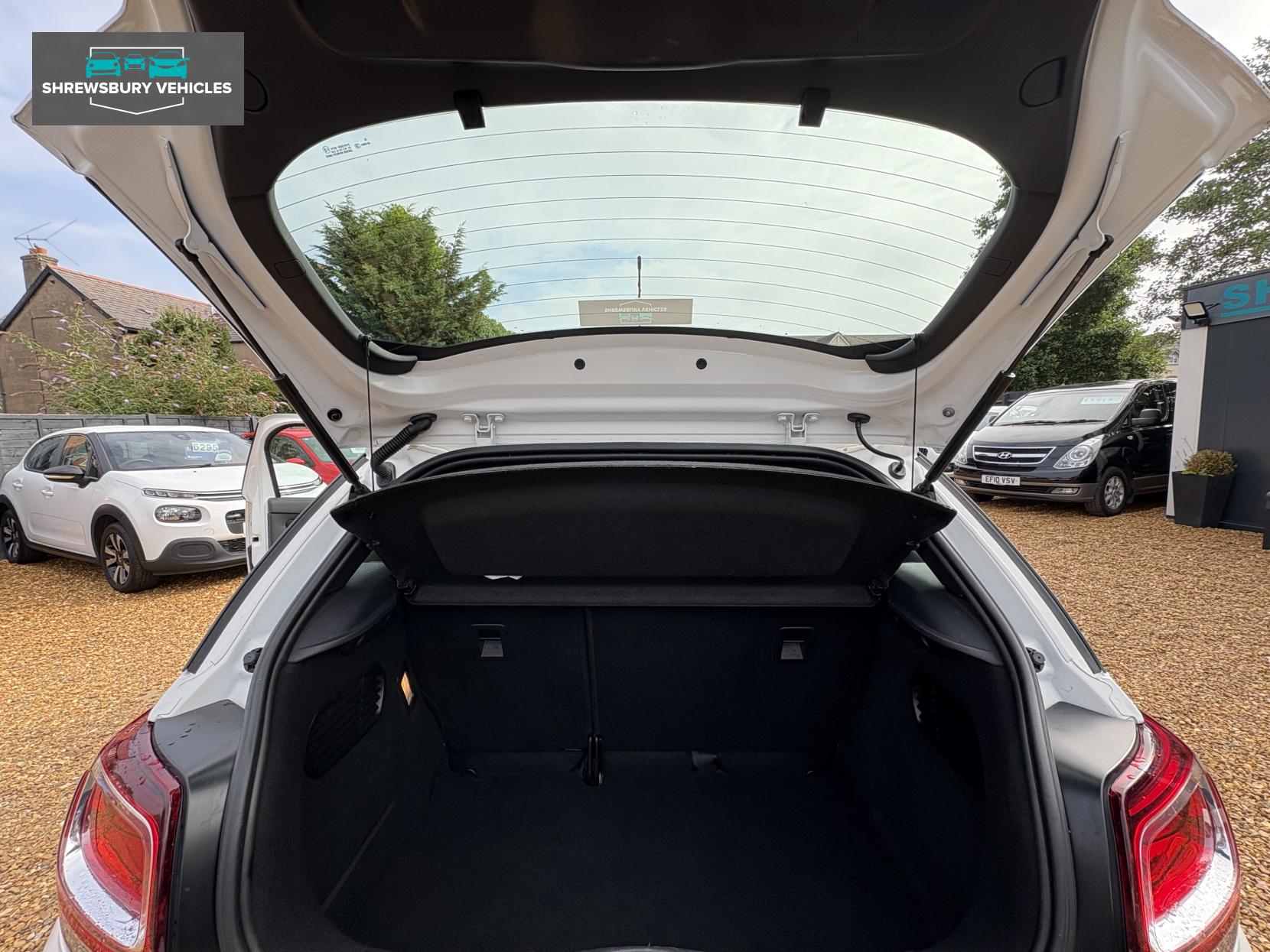 DS AUTOMOBILES DS 3 1.2 PureTech Chic Hatchback 3dr Petrol Manual Euro 6 (82 ps)