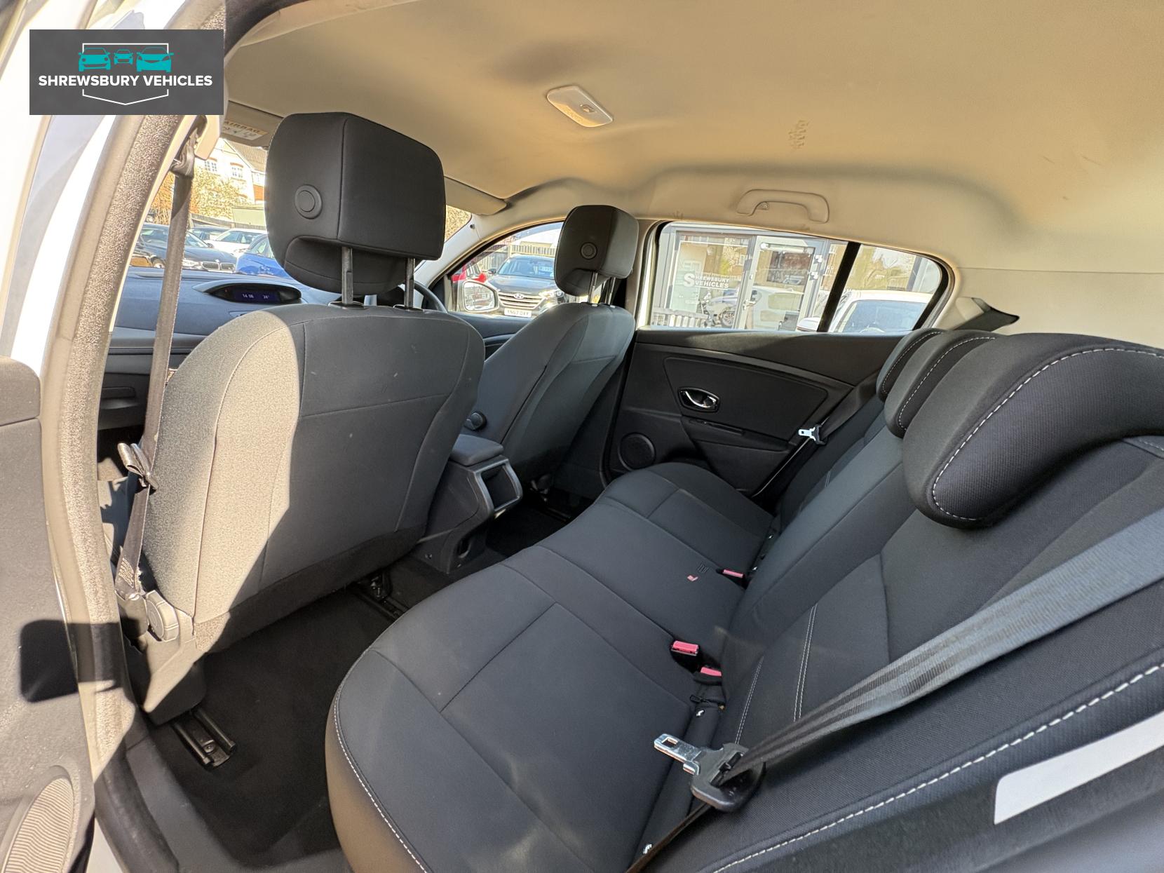 Renault Megane 1.6 VVT Expression + Hatchback 5dr Petrol Manual Euro 5 (110 ps)