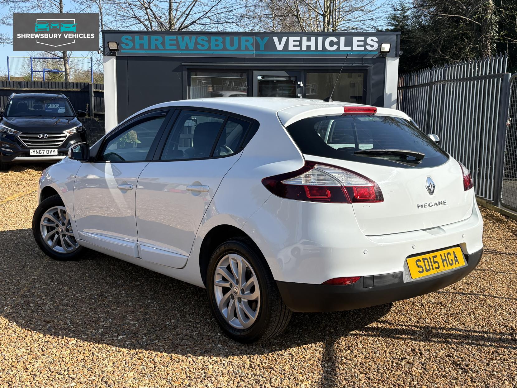 Renault Megane 1.6 VVT Expression + Hatchback 5dr Petrol Manual Euro 5 (110 ps)