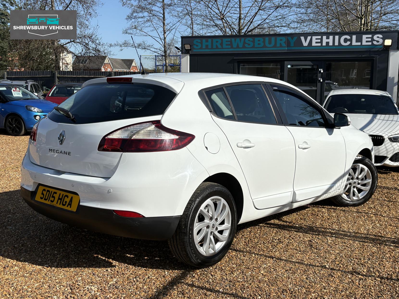 Renault Megane 1.6 VVT Expression + Hatchback 5dr Petrol Manual Euro 5 (110 ps)