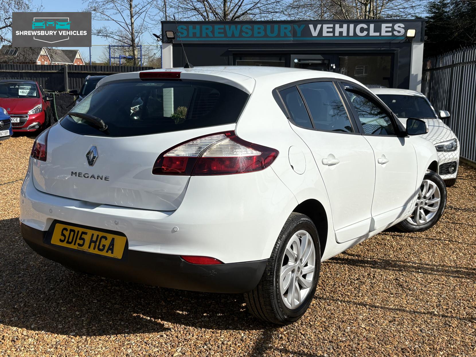 Renault Megane 1.6 VVT Expression + Hatchback 5dr Petrol Manual Euro 5 (110 ps)