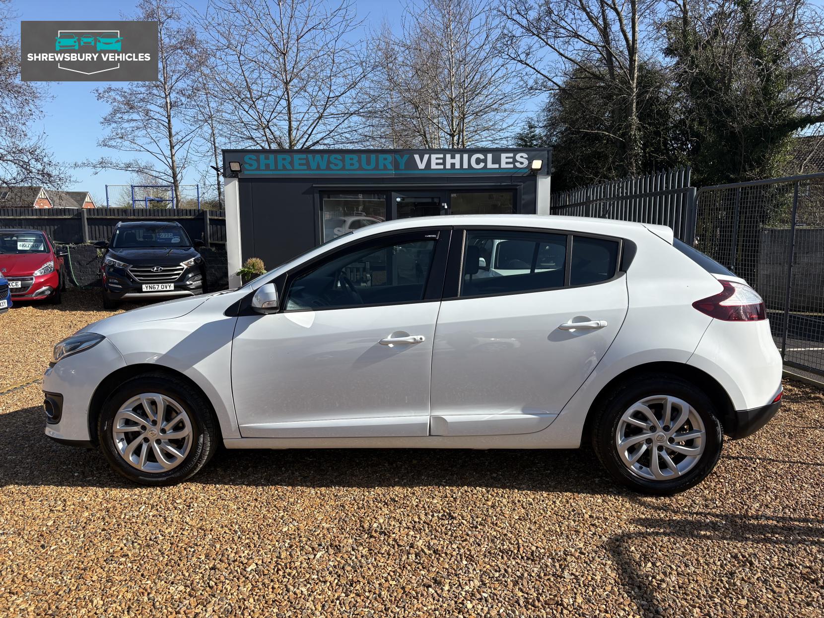 Renault Megane 1.6 VVT Expression + Hatchback 5dr Petrol Manual Euro 5 (110 ps)