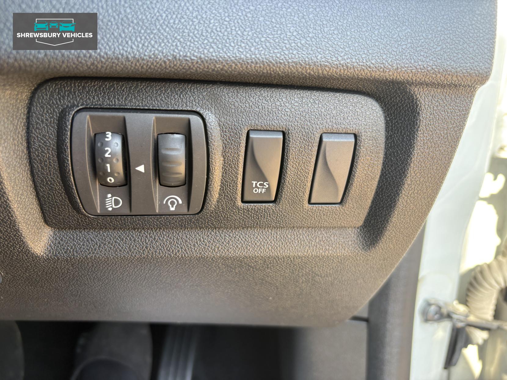 Renault Megane 1.6 VVT Expression + Hatchback 5dr Petrol Manual Euro 5 (110 ps)