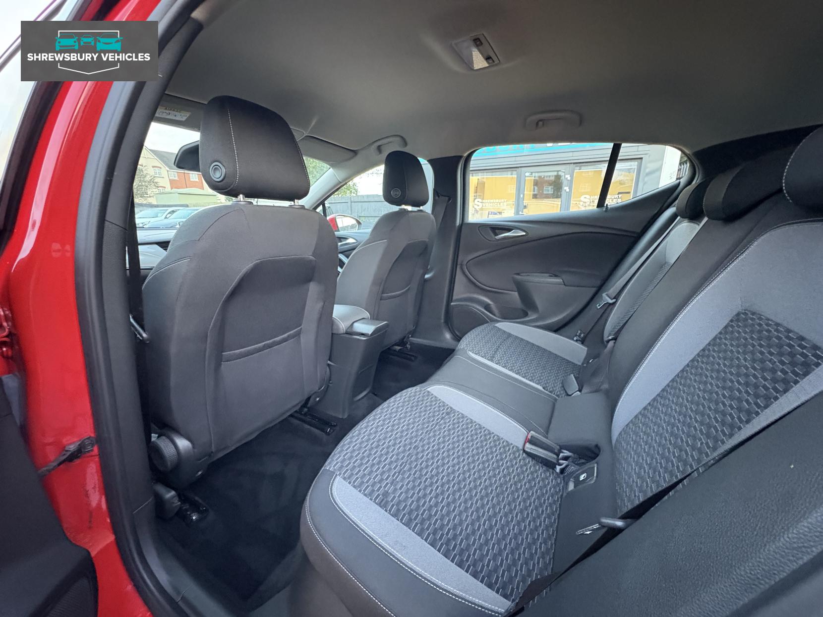 Vauxhall Astra 1.5 Turbo D SRi Hatchback 5dr Diesel Manual Euro 6 (s/s) (122 ps)