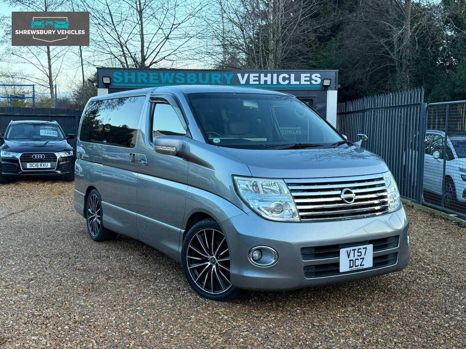 Nissan Elgrand 3.5