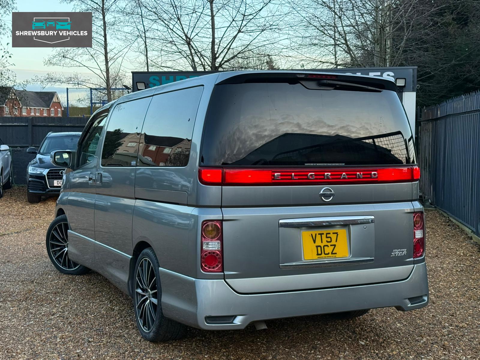 Nissan Elgrand 3.5