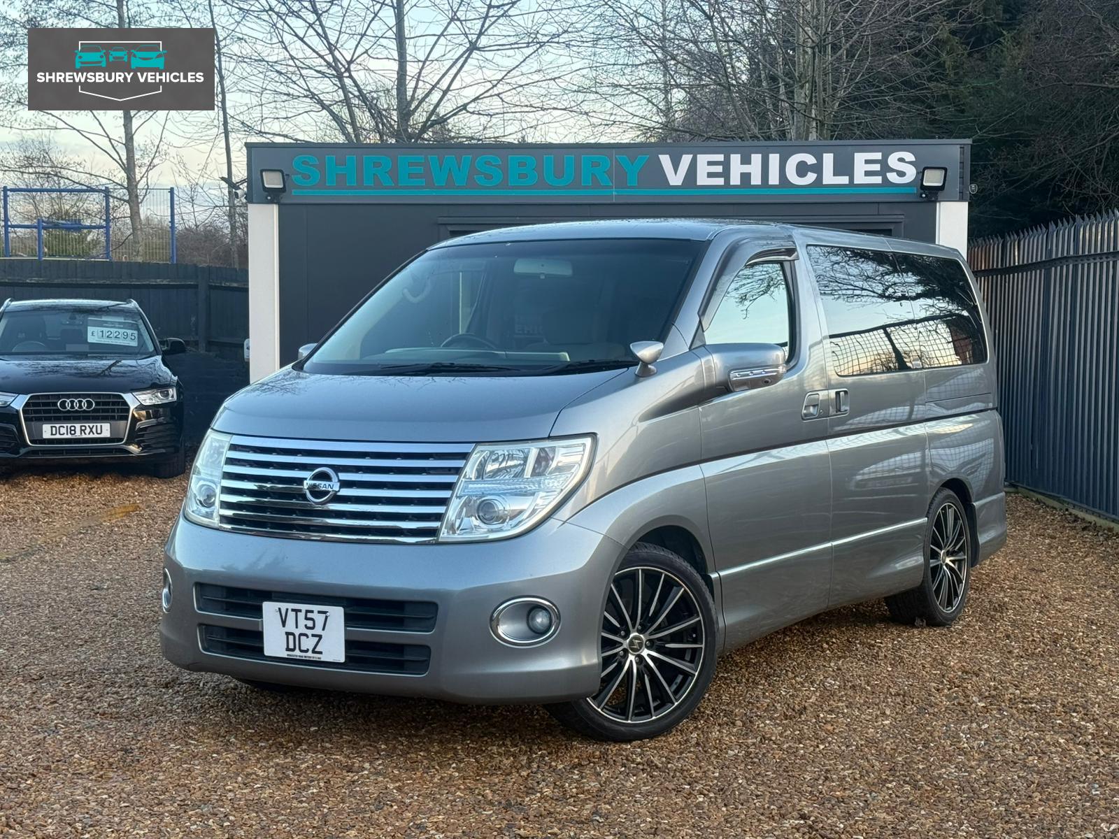 Nissan Elgrand 3.5
