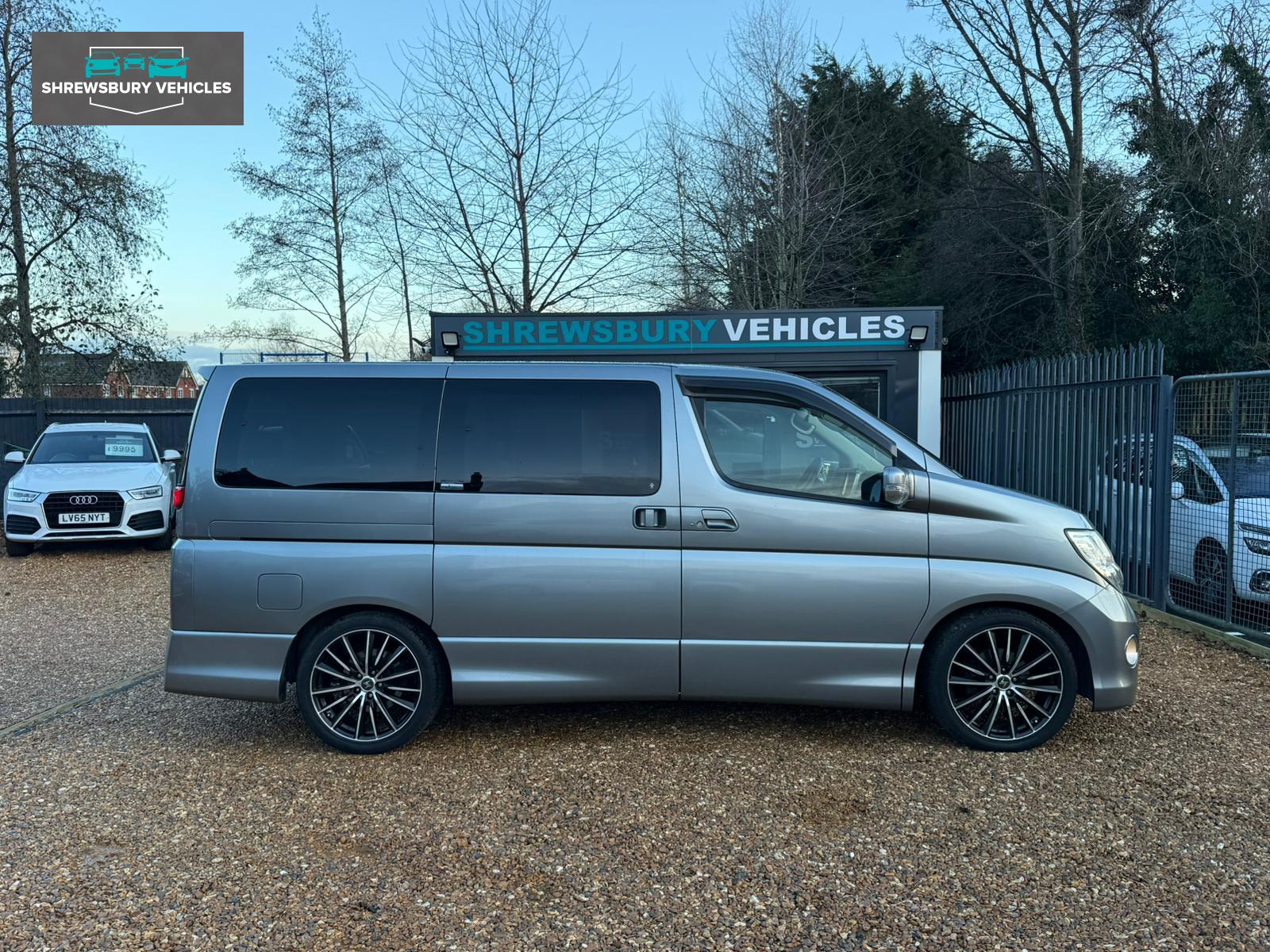 Nissan Elgrand 3.5
