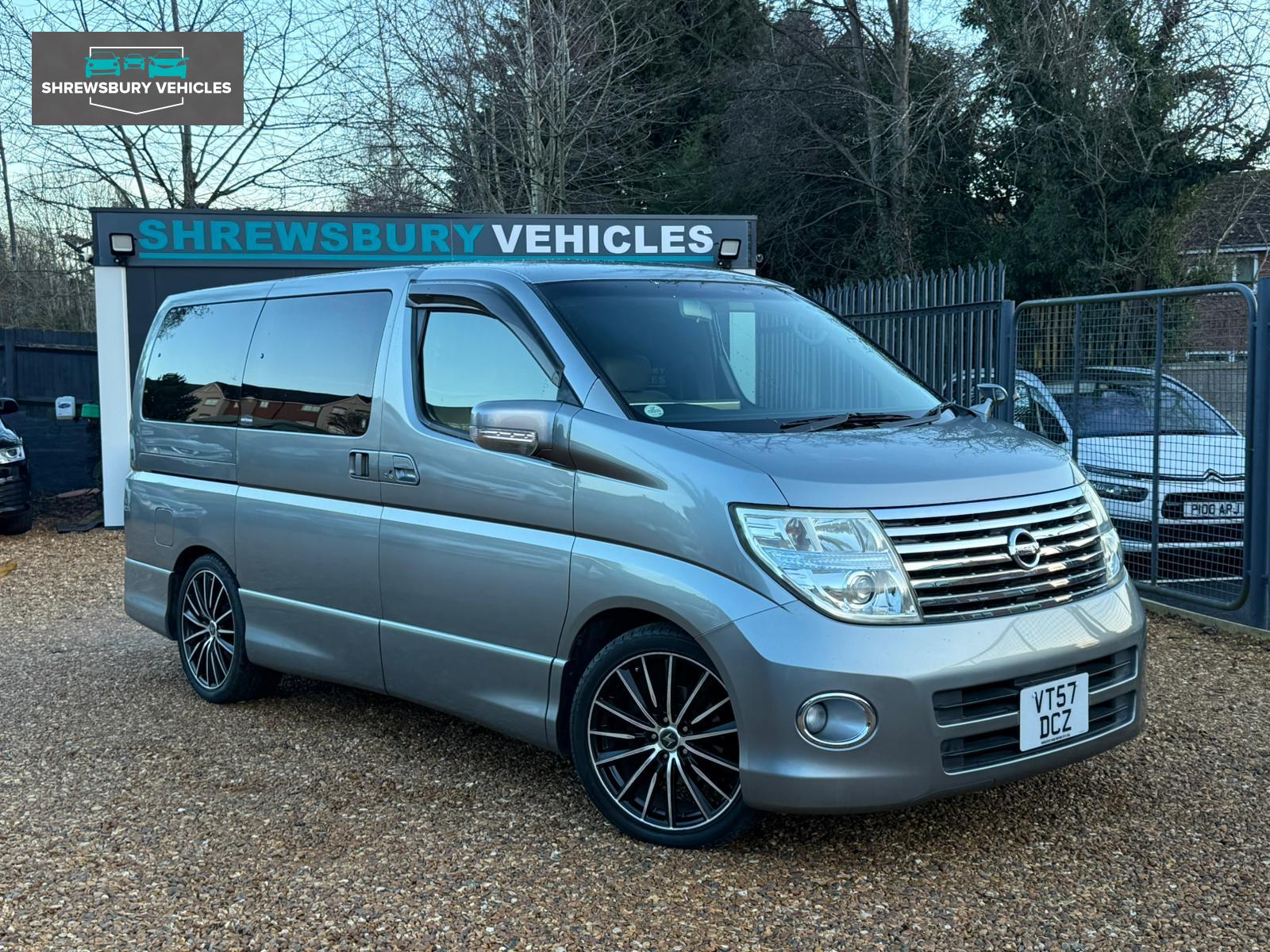Nissan Elgrand 3.5