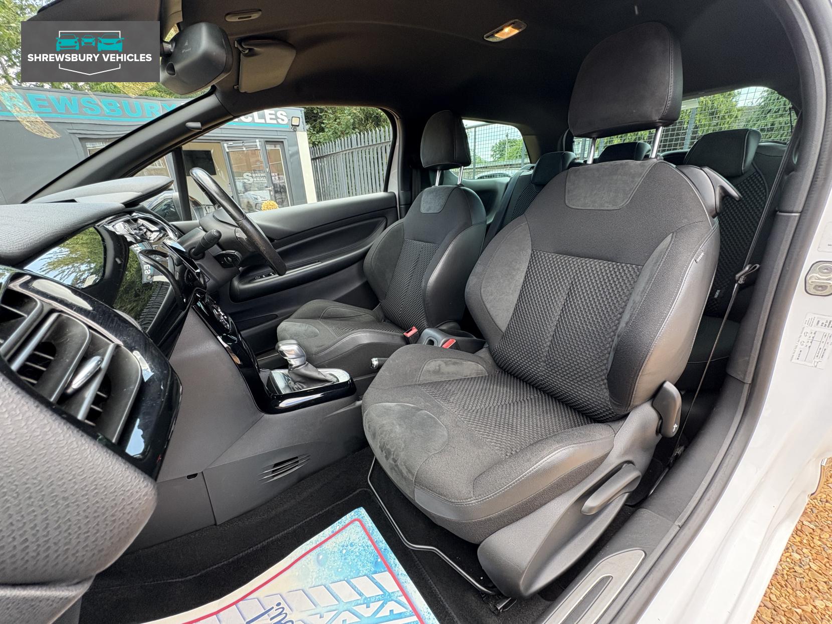 DS AUTOMOBILES DS 3 1.2 PureTech Prestige Hatchback 3dr Petrol EAT6 Euro 6 (s/s) (110 ps)