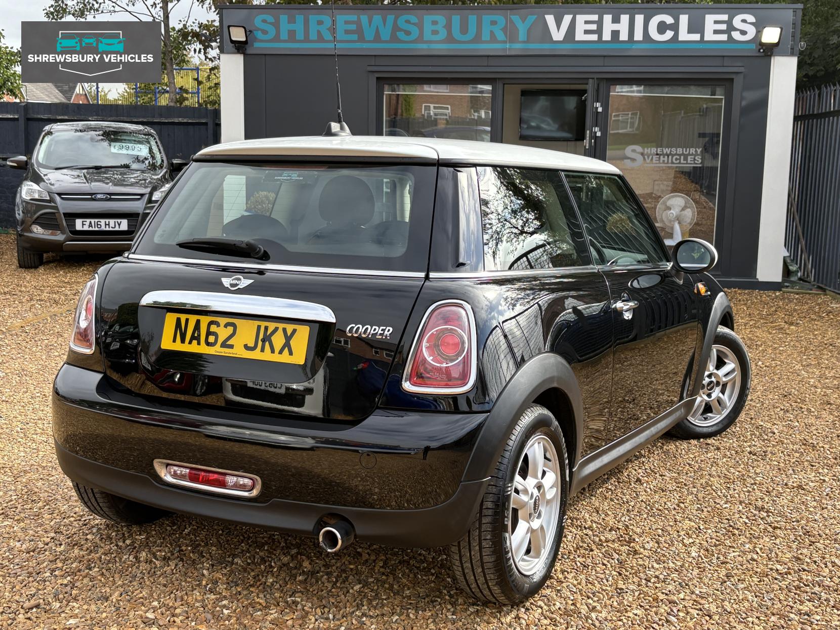 MINI Hatch 1.6 Cooper Hatchback 3dr Petrol Manual Euro 5 (s/s) (122 ps)