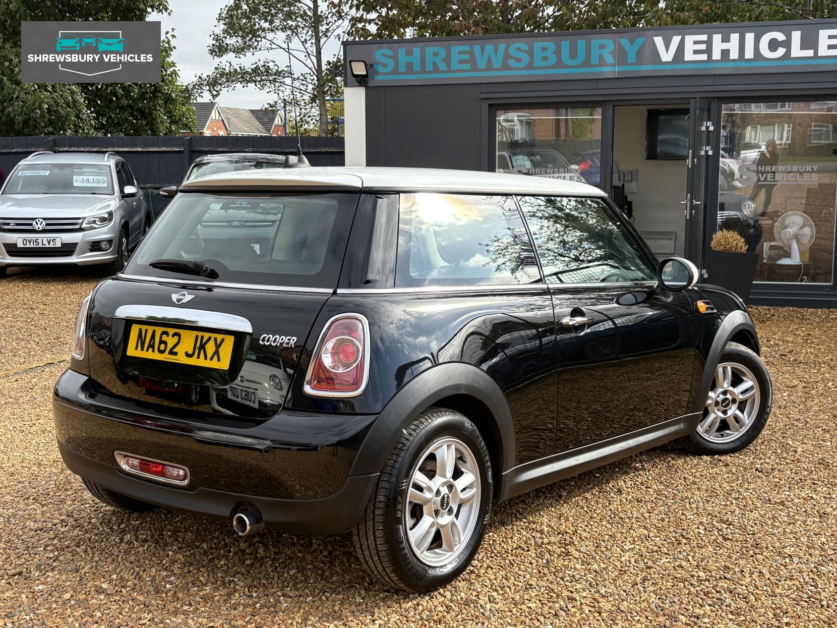 MINI Hatch 1.6 Cooper Hatchback 3dr Petrol Manual Euro 5 (s/s) (122 ps)