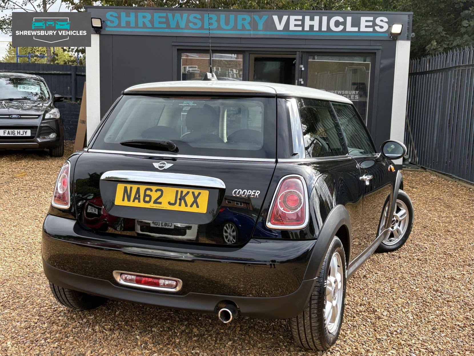 MINI Hatch 1.6 Cooper Hatchback 3dr Petrol Manual Euro 5 (s/s) (122 ps)