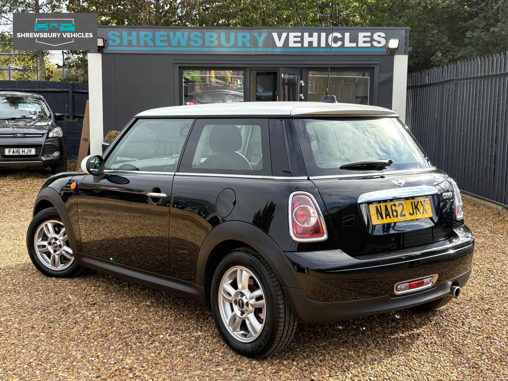 MINI Hatch 1.6 Cooper Hatchback 3dr Petrol Manual Euro 5 (s/s) (122 ps)