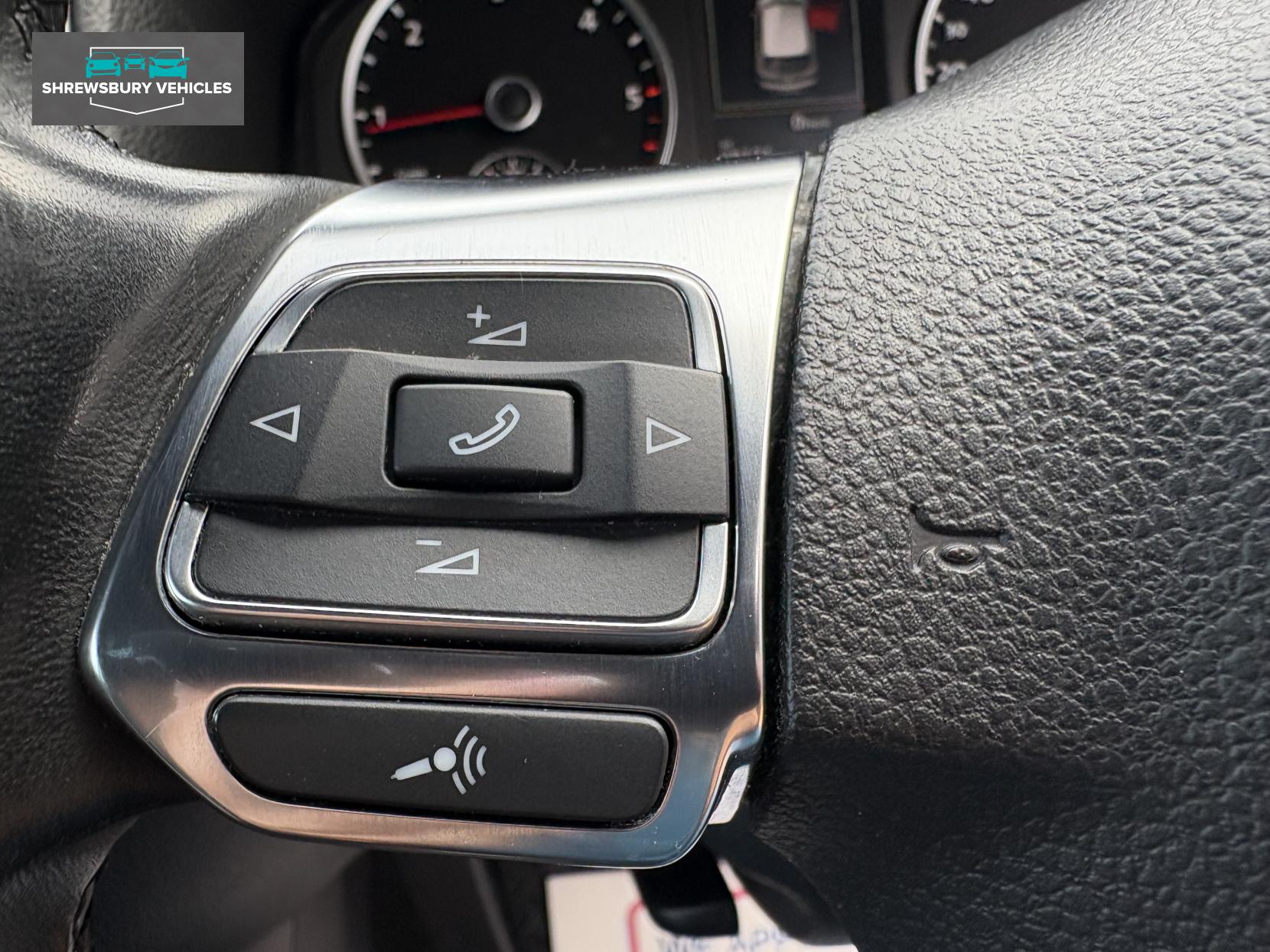 Volkswagen Tiguan 2.0 TDI BlueMotion Tech R-Line SUV 5dr Diesel DSG 4WD Euro 5 (s/s) (Nav) (140 ps)
