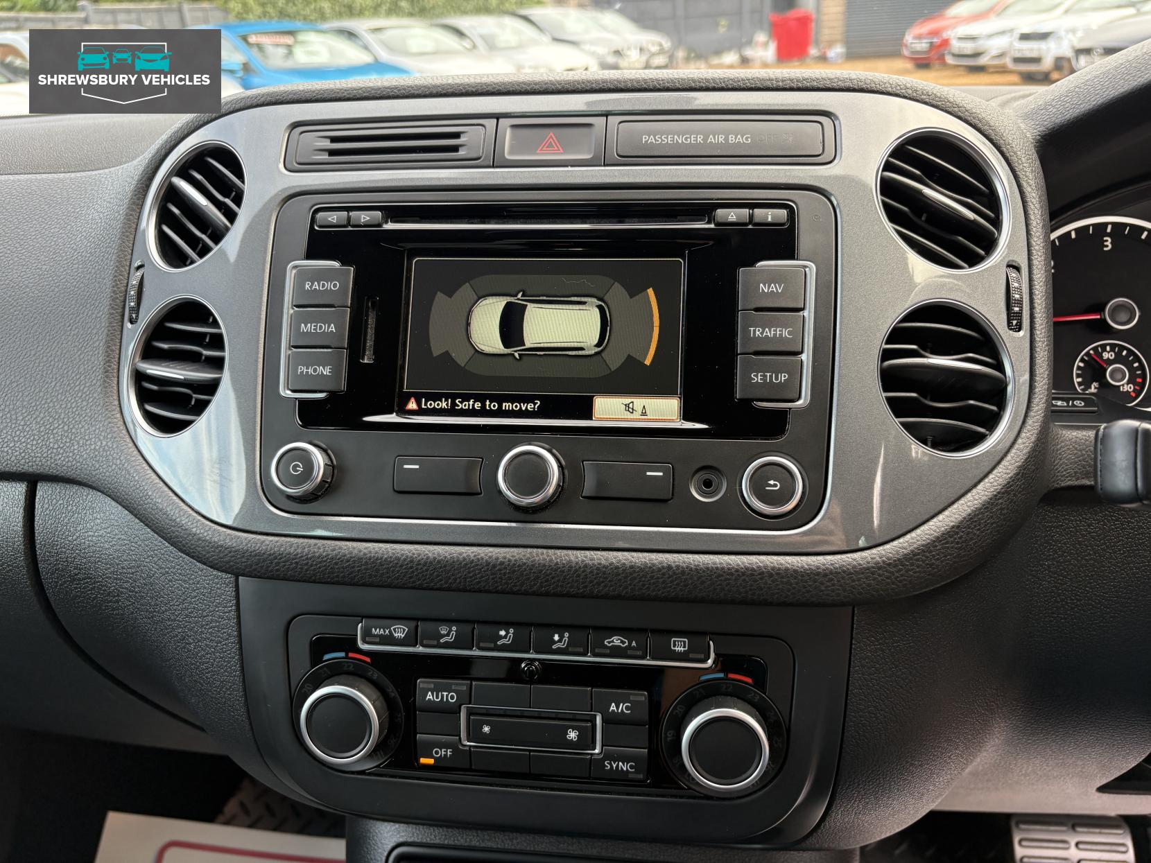 Volkswagen Tiguan 2.0 TDI BlueMotion Tech R-Line SUV 5dr Diesel DSG 4WD Euro 5 (s/s) (Nav) (140 ps)