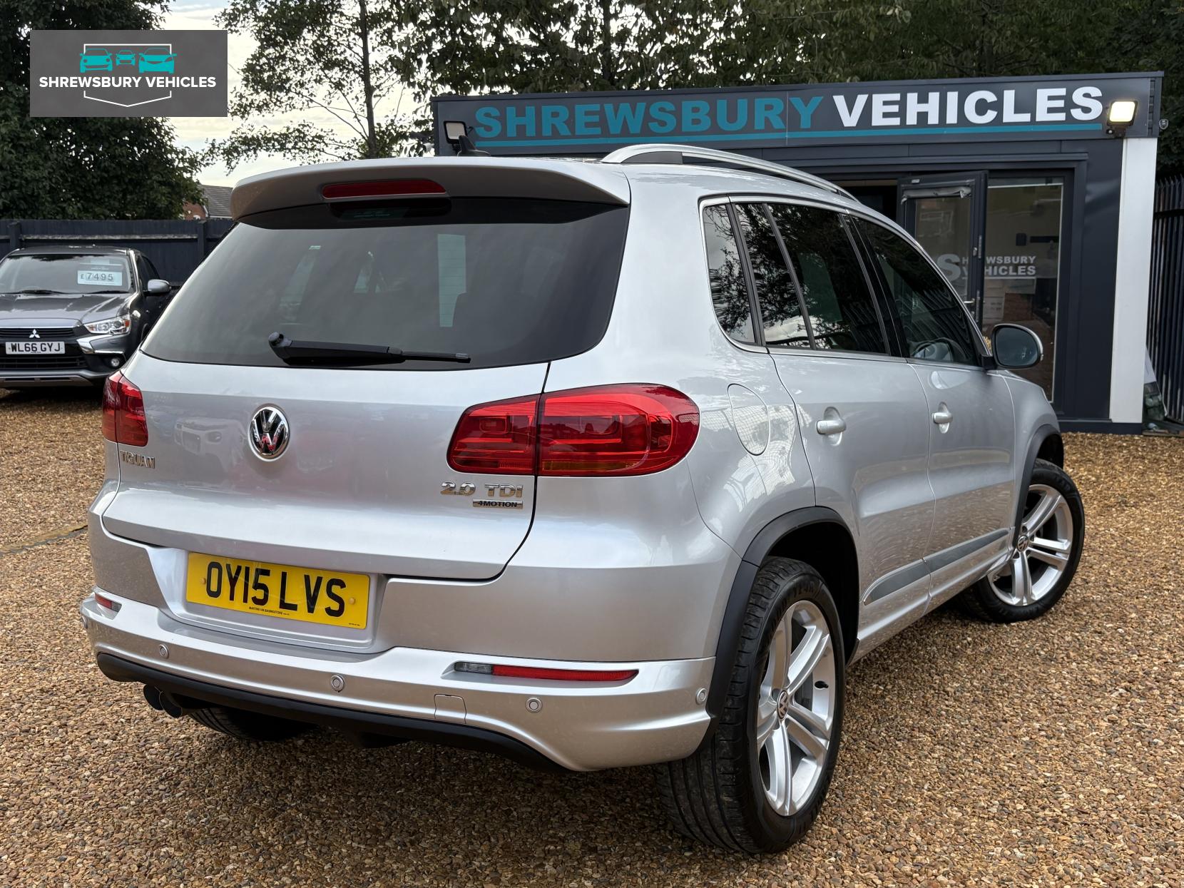 Volkswagen Tiguan 2.0 TDI BlueMotion Tech R-Line SUV 5dr Diesel DSG 4WD Euro 5 (s/s) (Nav) (140 ps)