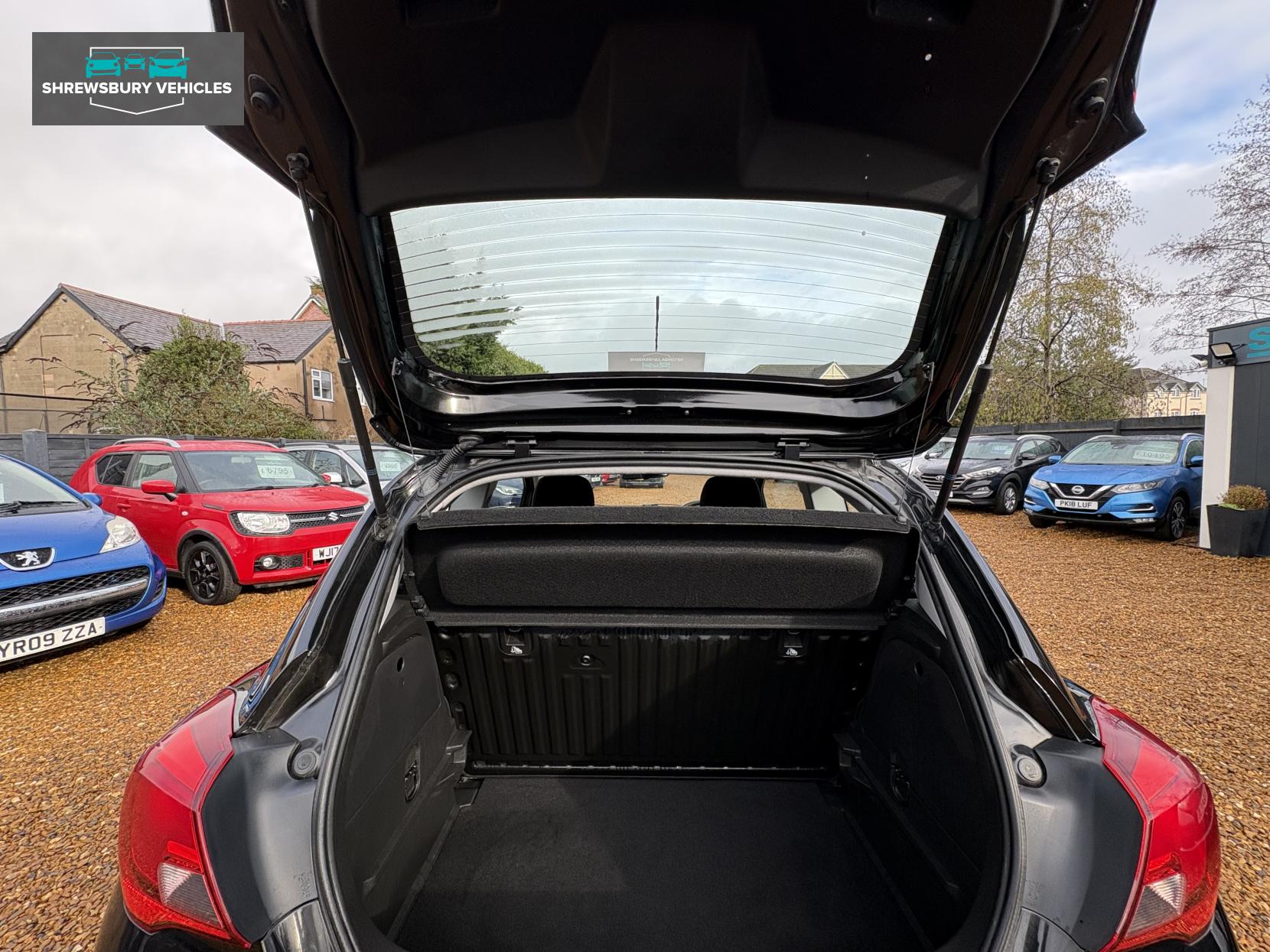 Vauxhall Corsa 1.4i ecoTEC SRi Nav Hatchback 3dr Petrol Manual Euro 6 (75 ps)