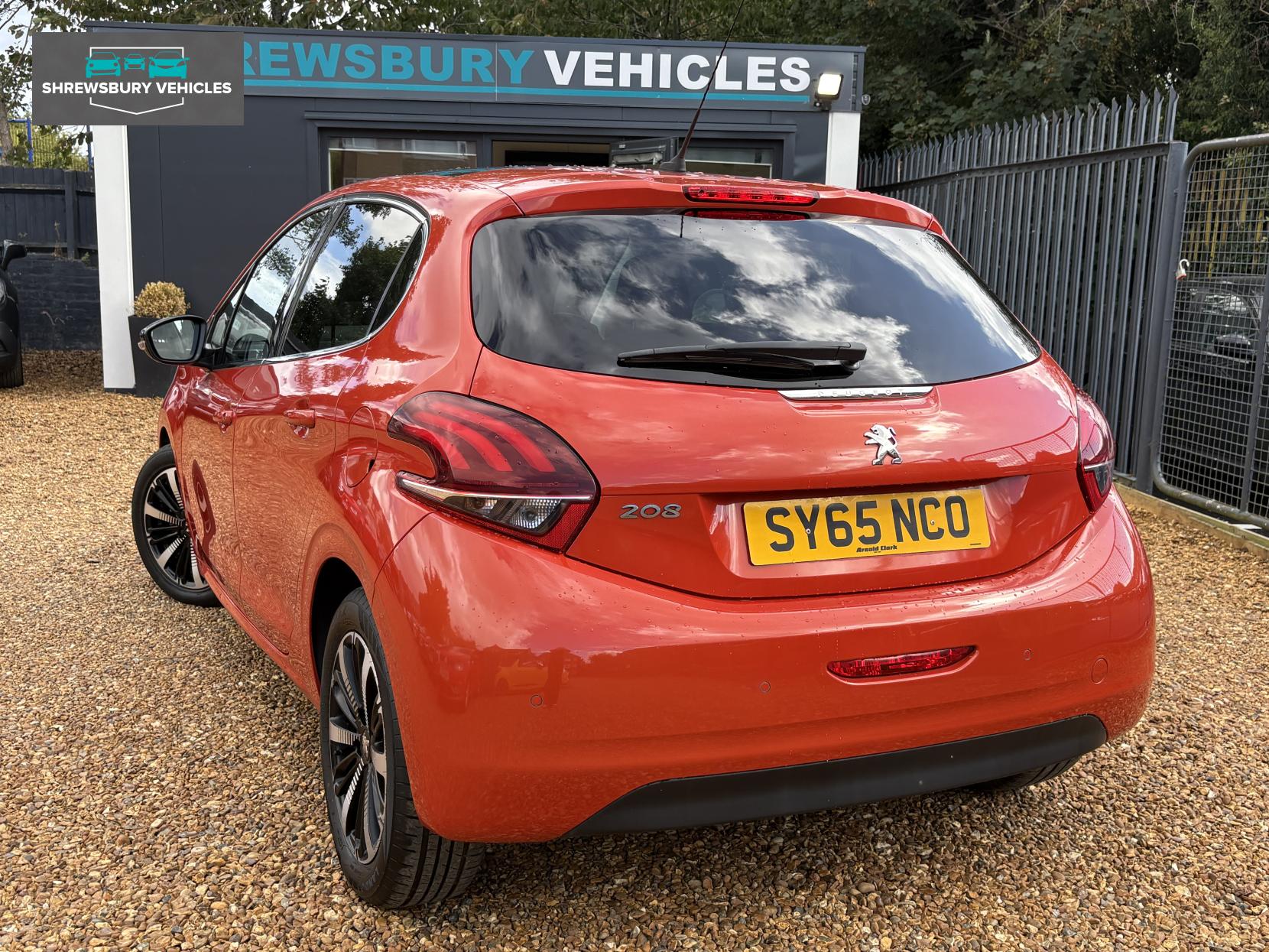 Peugeot 208 1.2 PureTech Allure Hatchback 5dr Petrol Manual Euro 6 (82 ps)
