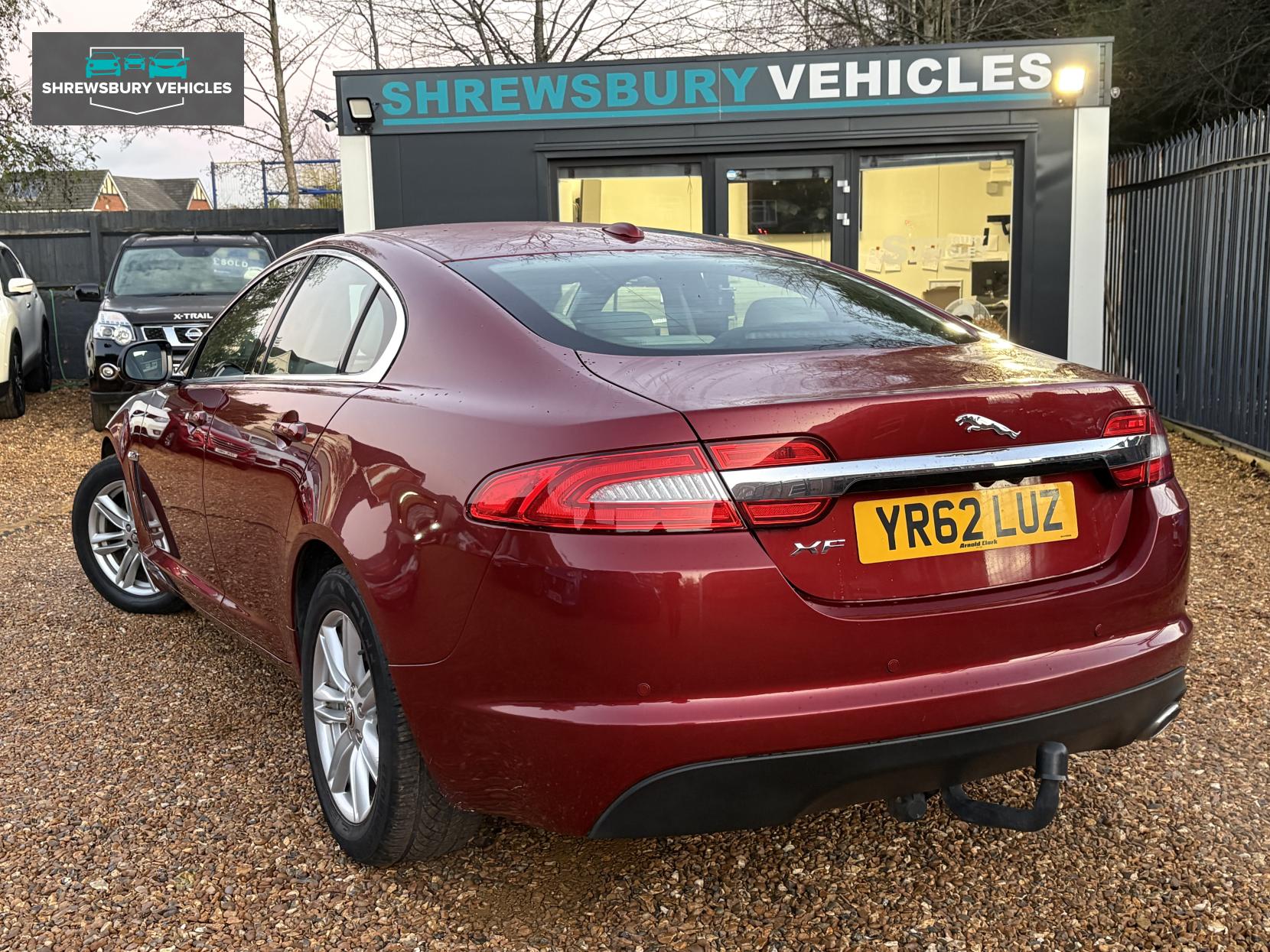 Jaguar XF 2.2d Luxury Saloon 4dr Diesel Auto Euro 5 (s/s) (190 ps)
