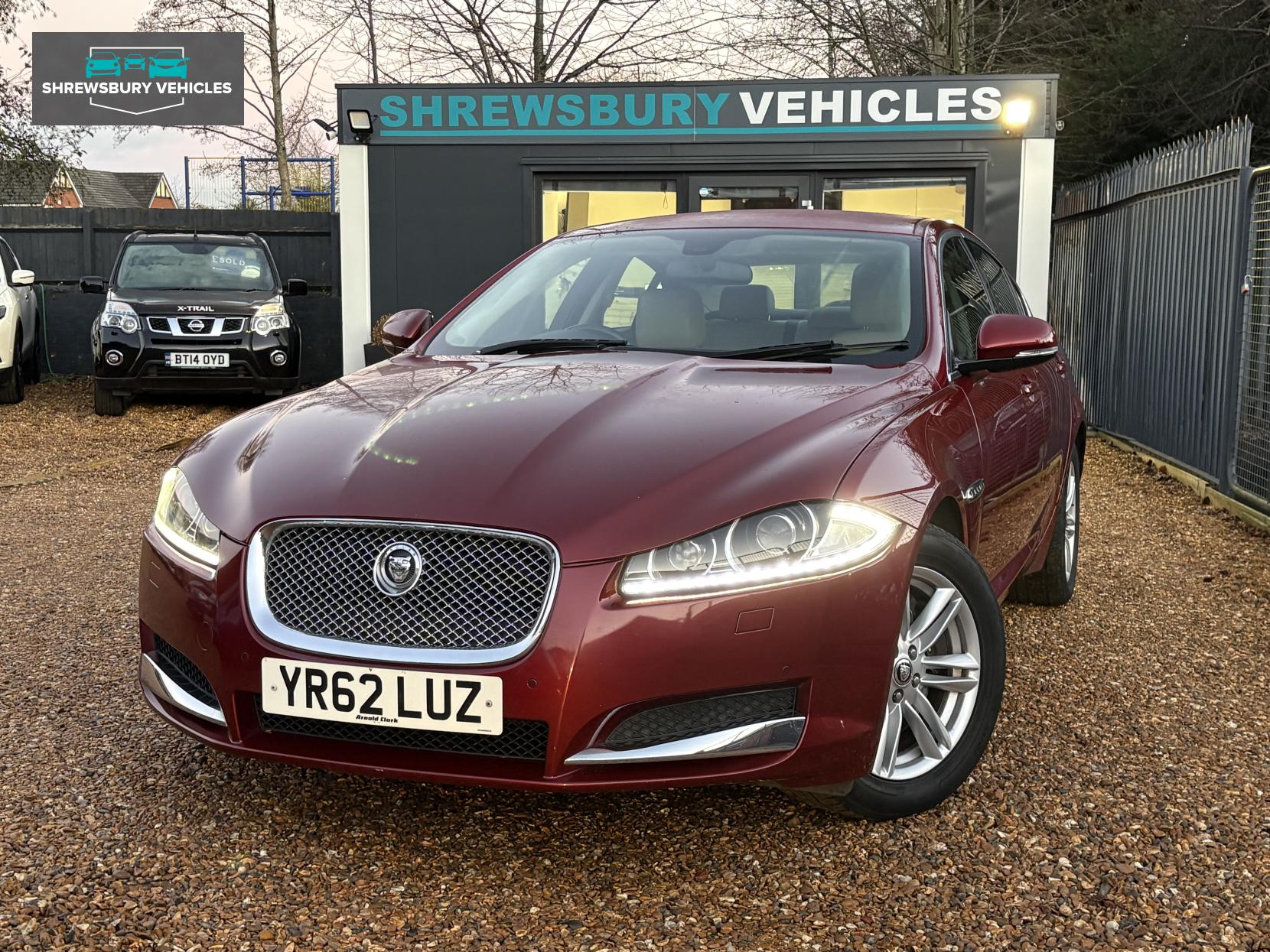 Jaguar XF 2.2d Luxury Saloon 4dr Diesel Auto Euro 5 (s/s) (190 ps)