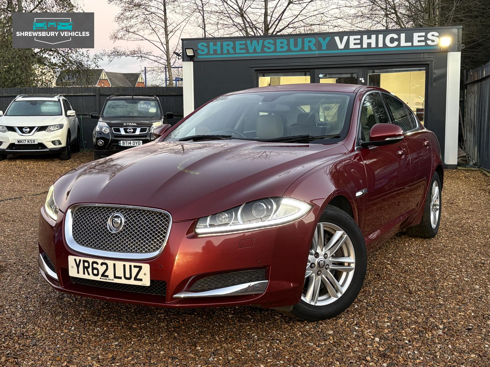 Jaguar XF 2.2d Luxury Saloon 4dr Diesel Auto Euro 5 (s/s) (190 ps)