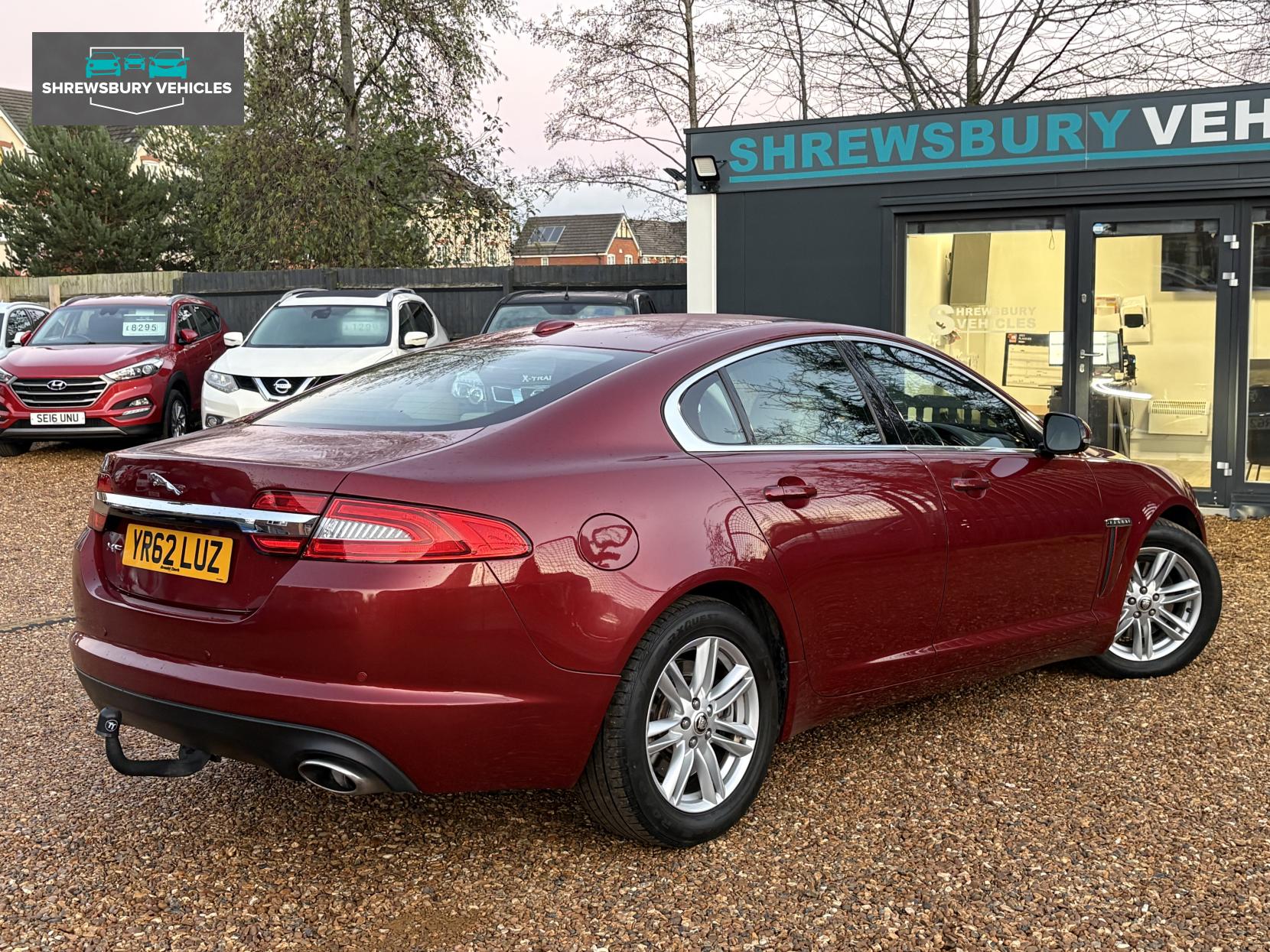 Jaguar XF 2.2d Luxury Saloon 4dr Diesel Auto Euro 5 (s/s) (190 ps)