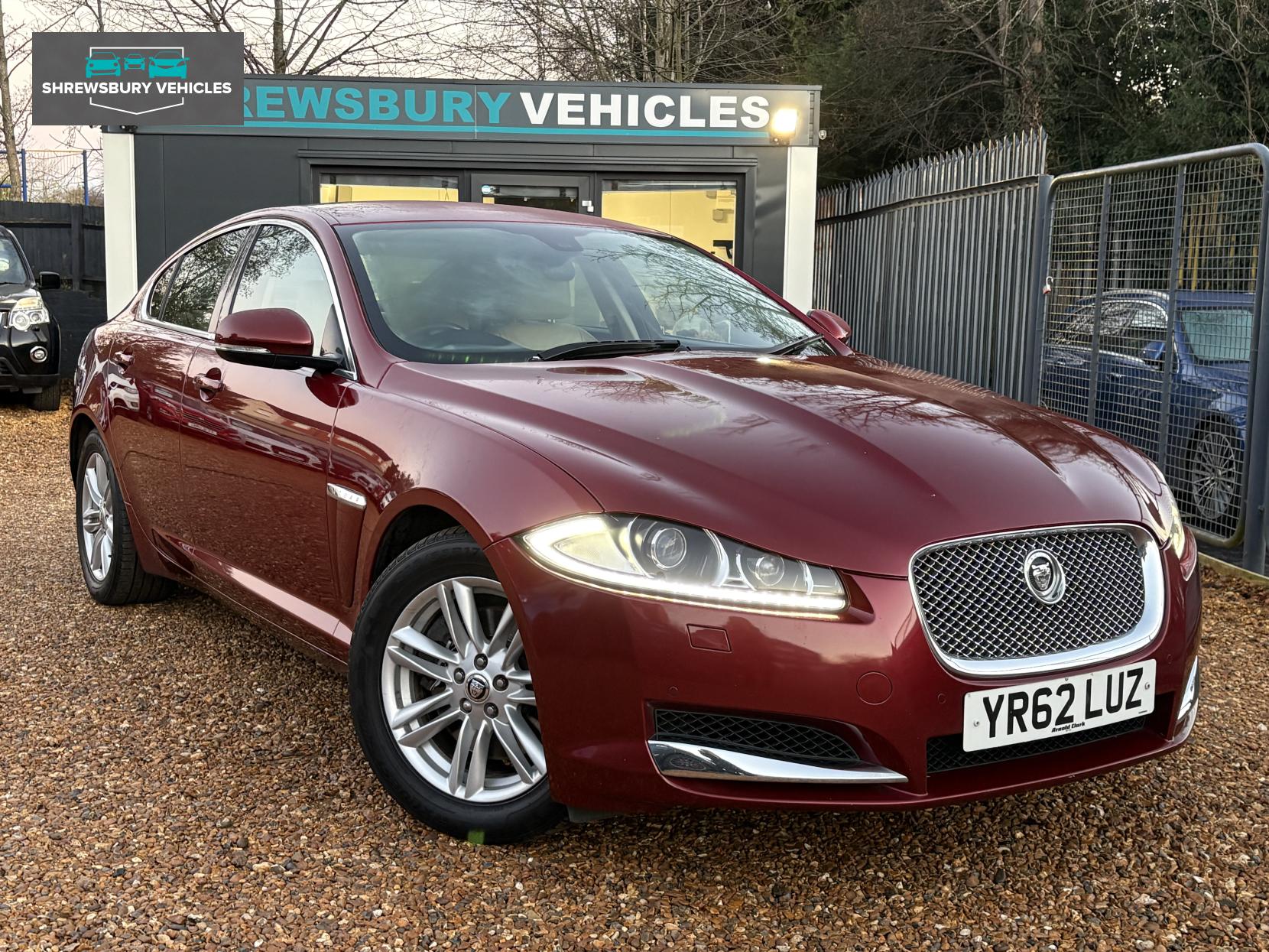 Jaguar XF 2.2d Luxury Saloon 4dr Diesel Auto Euro 5 (s/s) (190 ps)