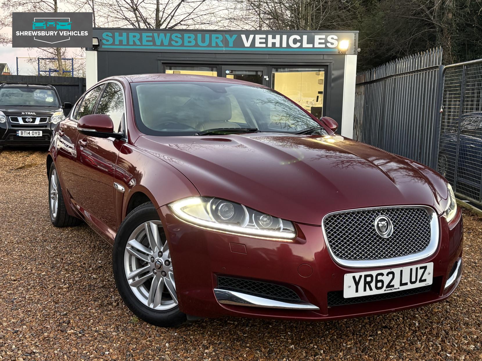 Jaguar XF 2.2d Luxury Saloon 4dr Diesel Auto Euro 5 (s/s) (190 ps)