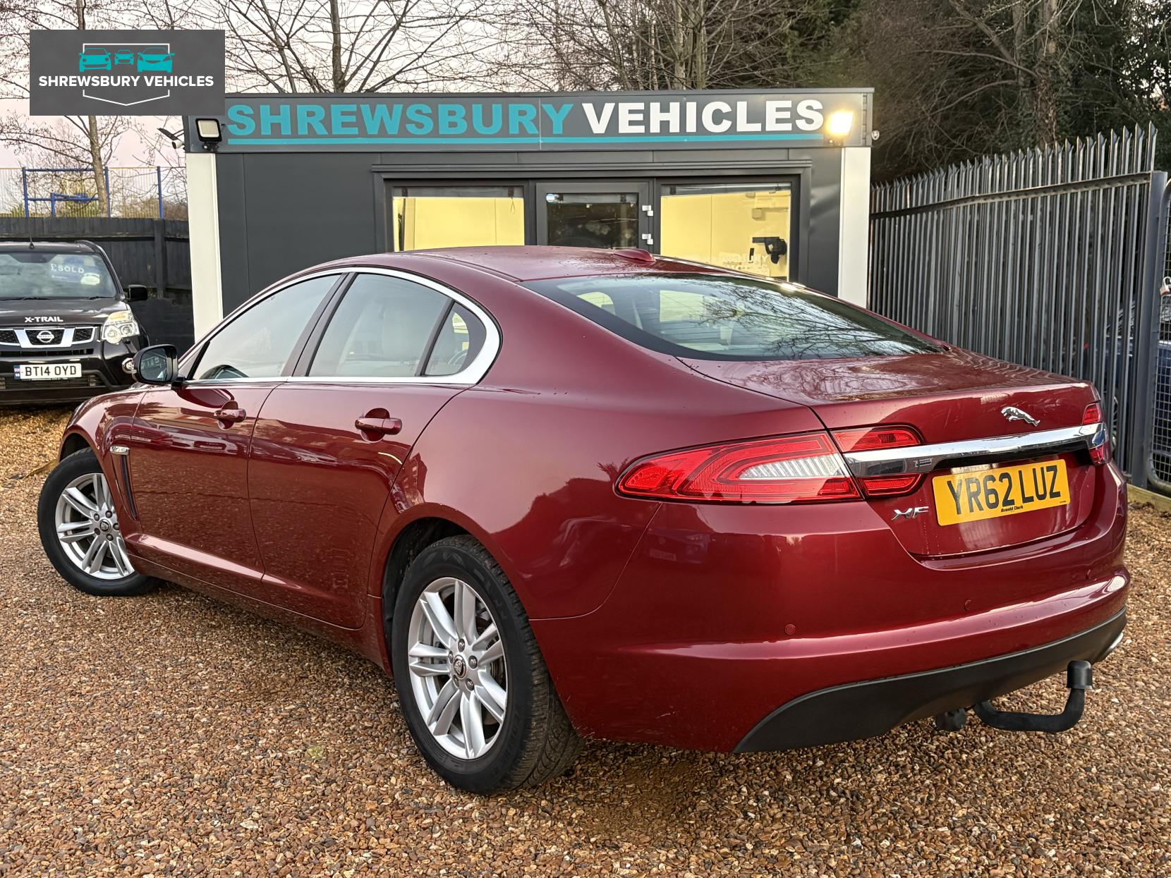Jaguar XF 2.2d Luxury Saloon 4dr Diesel Auto Euro 5 (s/s) (190 ps)