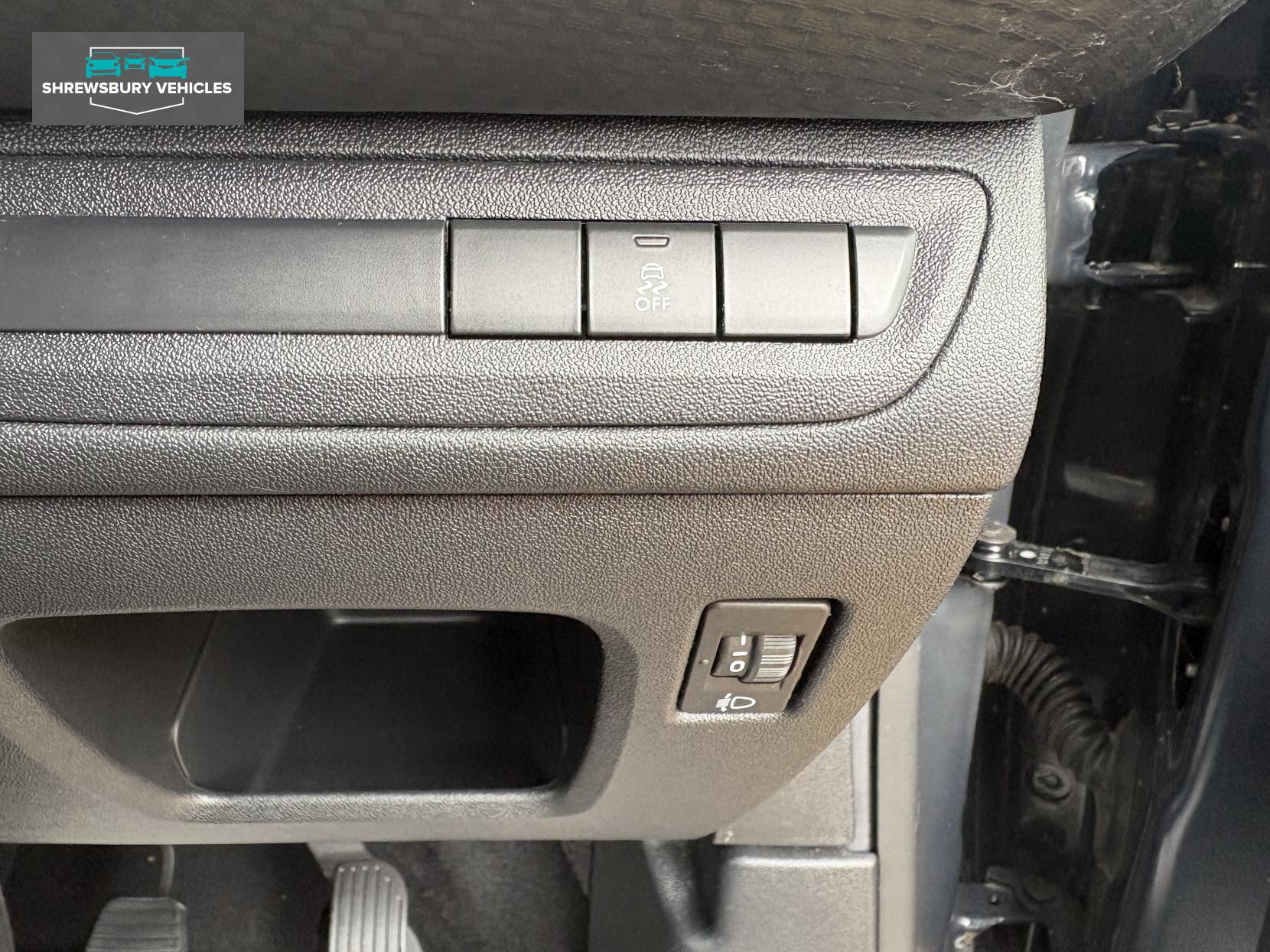 Peugeot 208 1.2 PureTech Black Edition Hatchback 3dr Petrol Manual Euro 6 (82 ps)