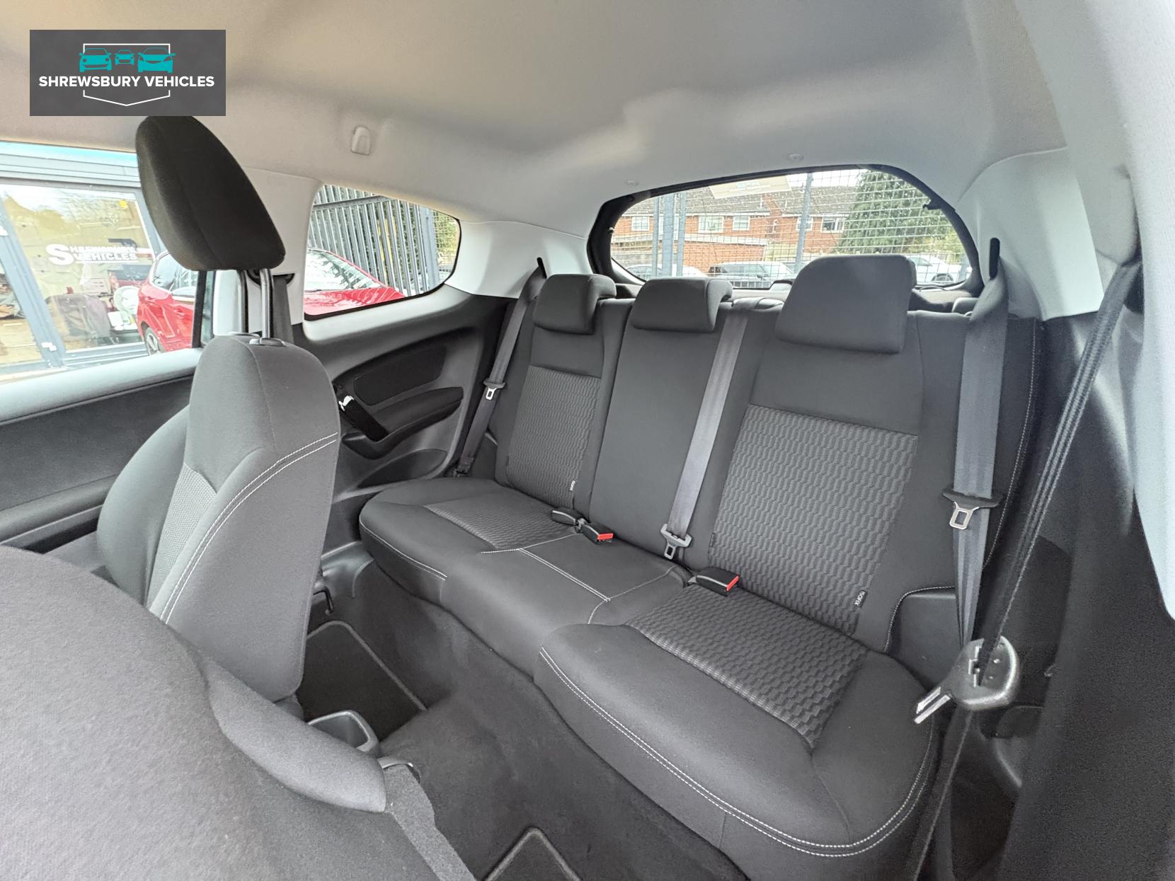 Peugeot 208 1.2 PureTech Black Edition Hatchback 3dr Petrol Manual Euro 6 (82 ps)