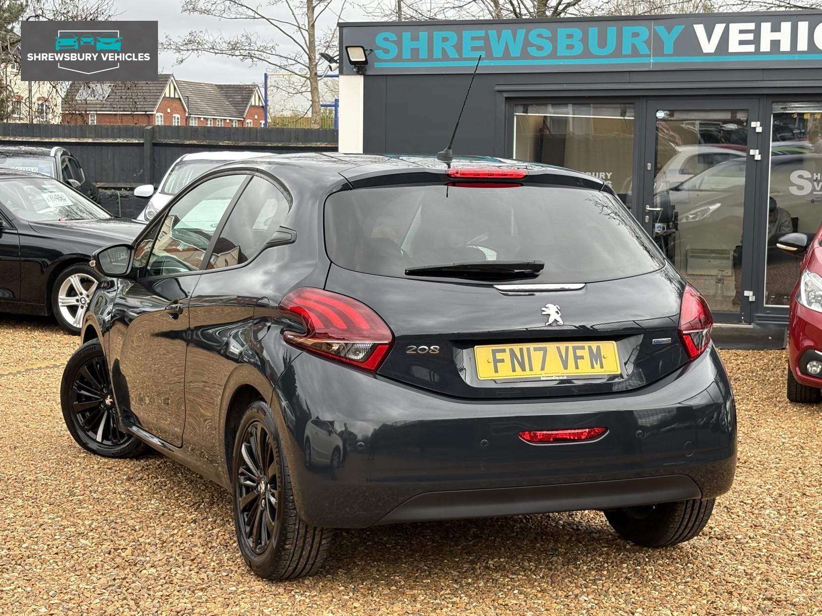 Peugeot 208 1.2 PureTech Black Edition Hatchback 3dr Petrol Manual Euro 6 (82 ps)