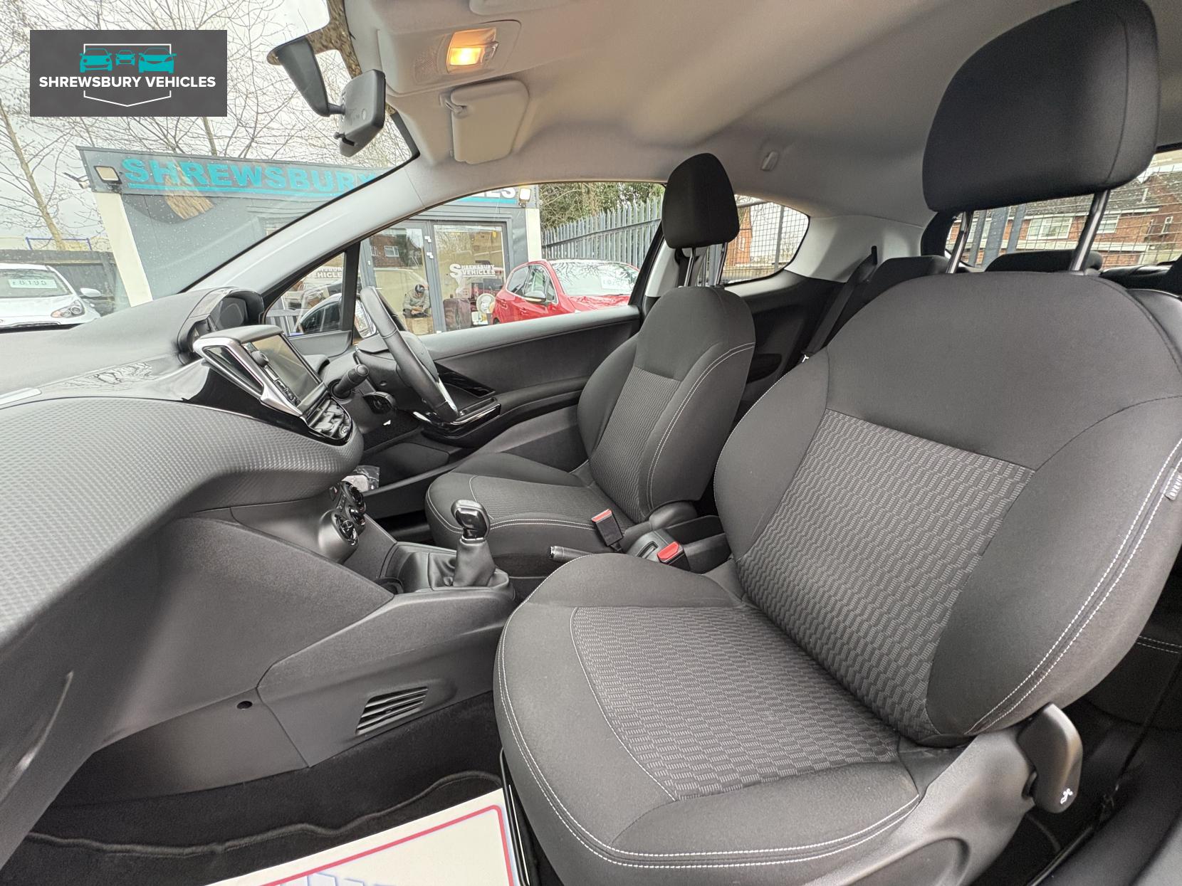 Peugeot 208 1.2 PureTech Black Edition Hatchback 3dr Petrol Manual Euro 6 (82 ps)