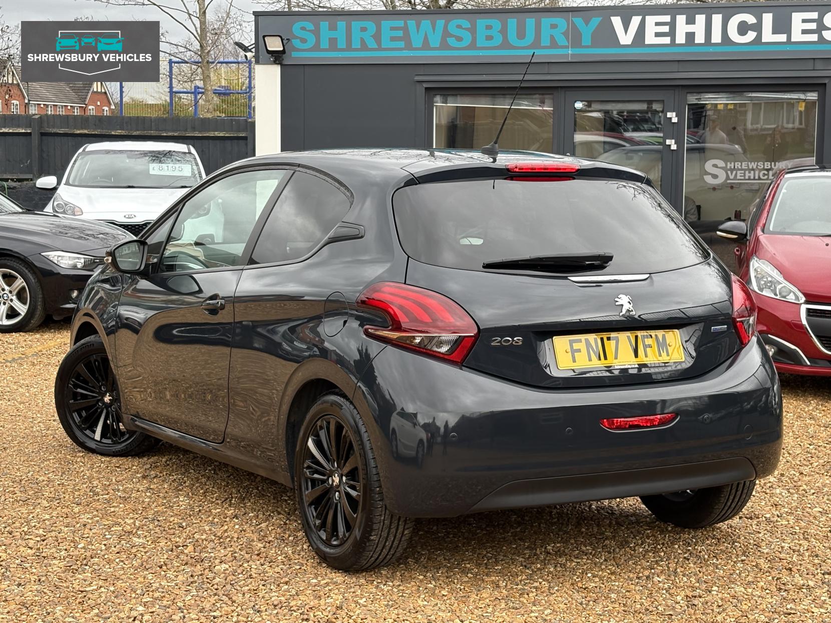 Peugeot 208 1.2 PureTech Black Edition Hatchback 3dr Petrol Manual Euro 6 (82 ps)