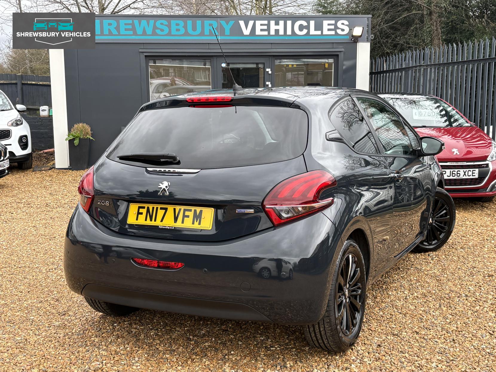 Peugeot 208 1.2 PureTech Black Edition Hatchback 3dr Petrol Manual Euro 6 (82 ps)