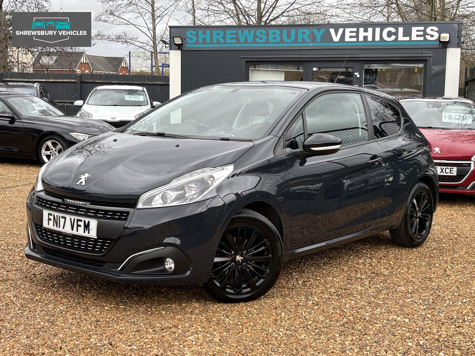 Peugeot 208 1.2 PureTech Black Edition Hatchback 3dr Petrol Manual Euro 6 (82 ps)